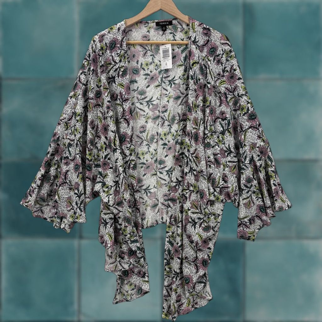 Torrid Torrid Gauze Tie Front Crop Kimono Cardigan Womens 4X White Floral Boho Flowy Shirt/Blouse Kimono Sleeve Lightweight Open Front Relaxed Prouction Size XXL / US 16-18 / IT 52-54 - 1 Thumbnail