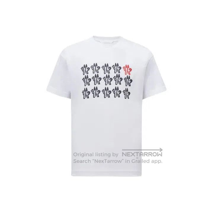 Moncler Moncler Logo Embossed Round Neck Short. Size US XL / EU 56 / 4 - 1 Thumbnail