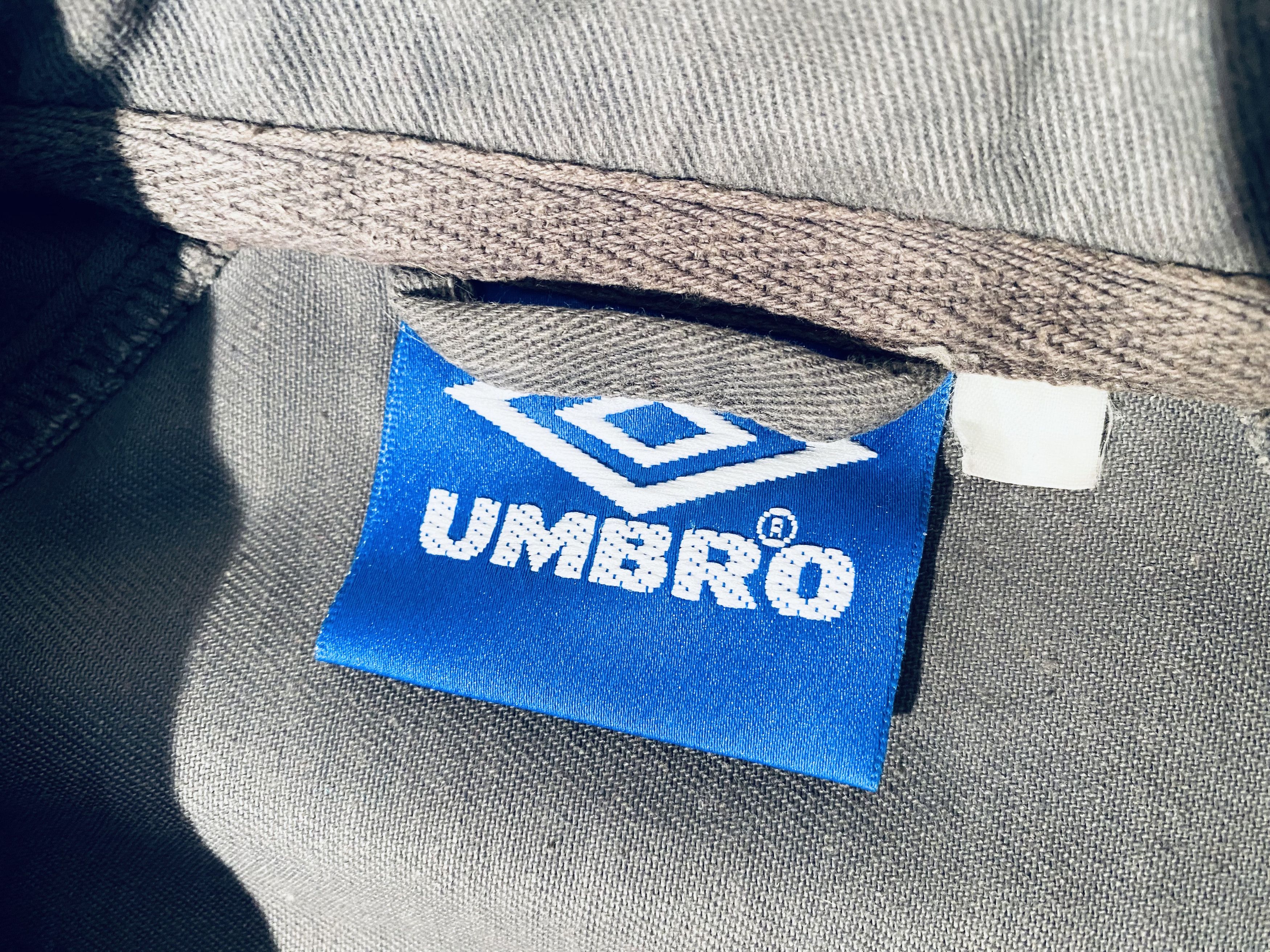 Umbro Manchester United Training Drill Top 1994 - 1995 Size US XL / EU 56 / 4 - 11 Thumbnail
