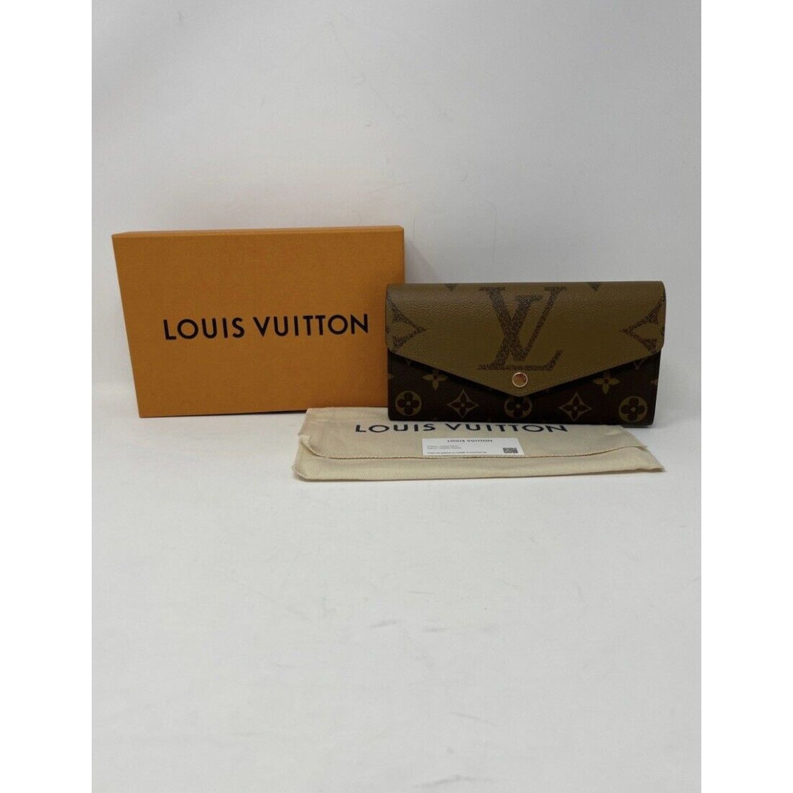 Louis Vuitton Louis Vuitton Giant Flower Monogram Reverse Sarah Wallet Size ONE SIZE - 2 Thumbnail