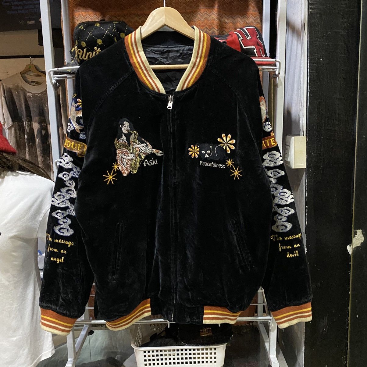 Japanese Brand VTG velvet sukajan souvenir jacket GRACEFUL JAPANESE ANEGO Size US L / EU 52-54 / 3 - 2 Thumbnail