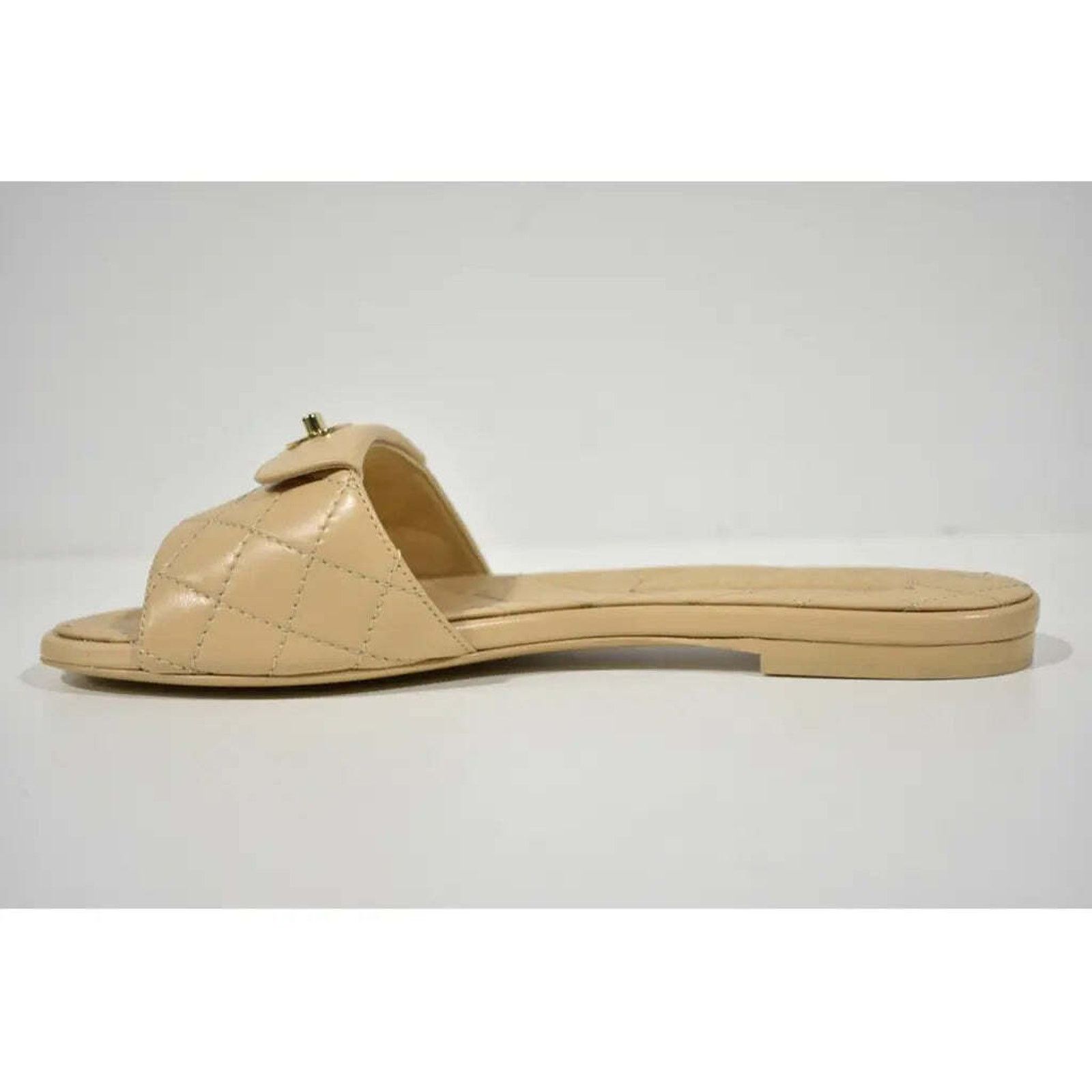 Chanel Chanel REV Beige Turnlock Quilted Gold CC Logo Mules Slide Size US 9 / IT 39 - 9 Thumbnail