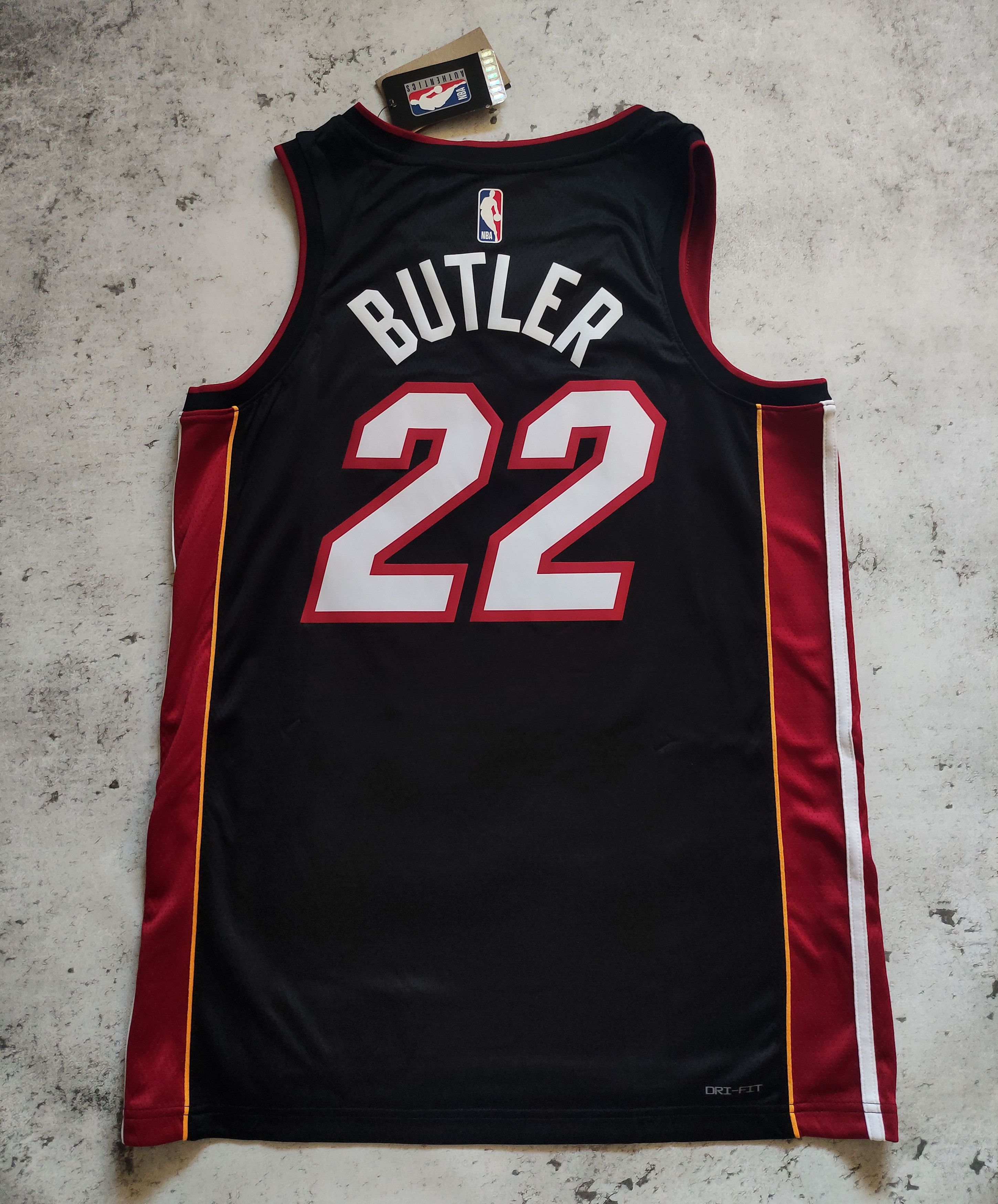 Nike MIAMI HEAT BUTLER SWINGMAN ICON EDITION 2022/23 DN2011-010 Size US M / EU 48-50 / 2 - 12 Thumbnail