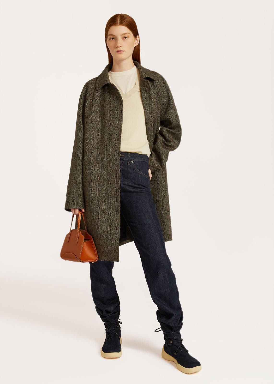 o1srvl11e0425 FAM6885 Jeans in Blue