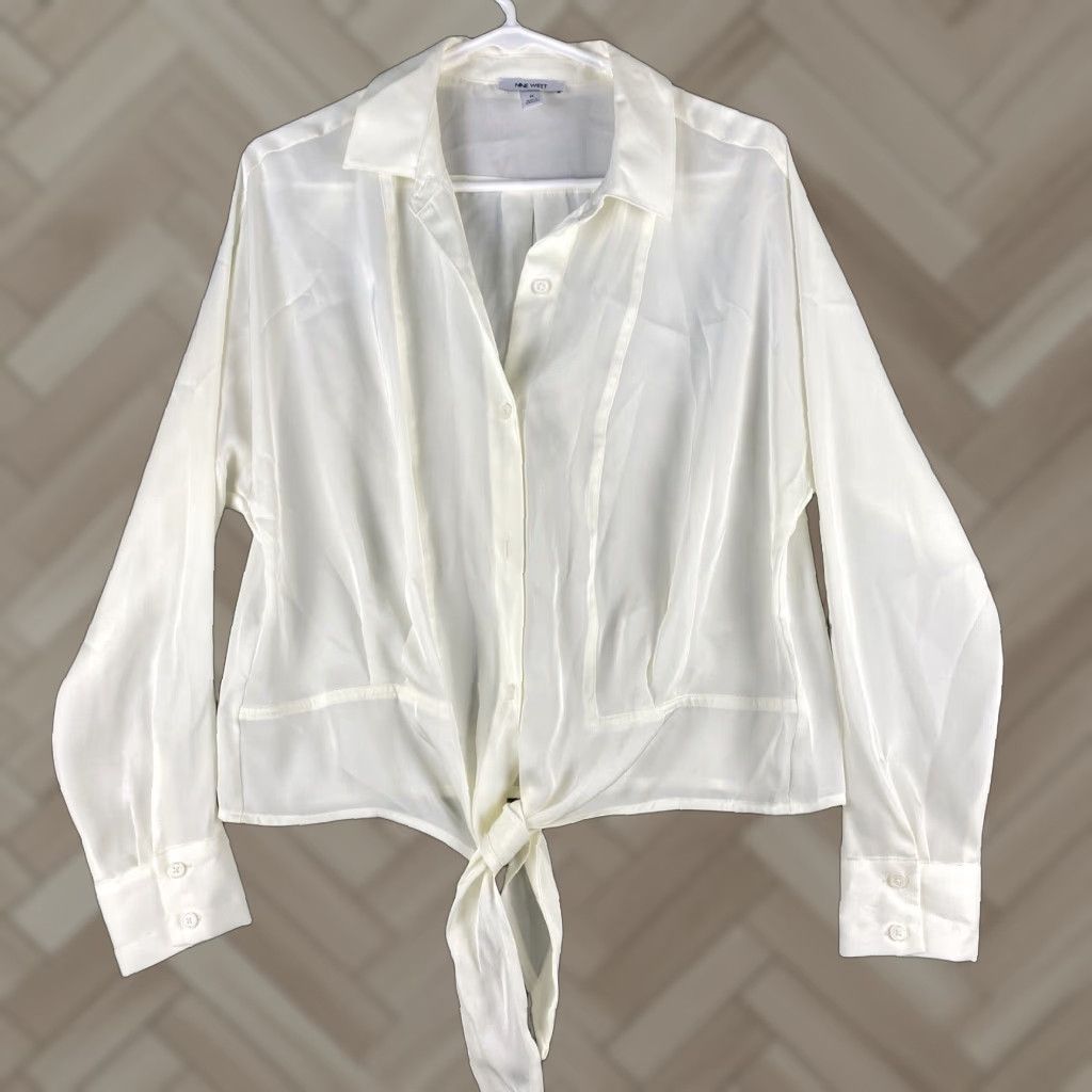 Nine West Nine West Blouse Women M Long Sleeve White Plaid V-Neck Relaxed Fit Bohemian Size M / US 6-8 / IT 42-44 - 1 Thumbnail