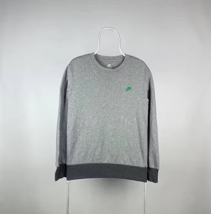 Nike Nike sweatshirt vintage spellout small logo size Large Size US L / EU 52-54 / 3 - 1 Thumbnail