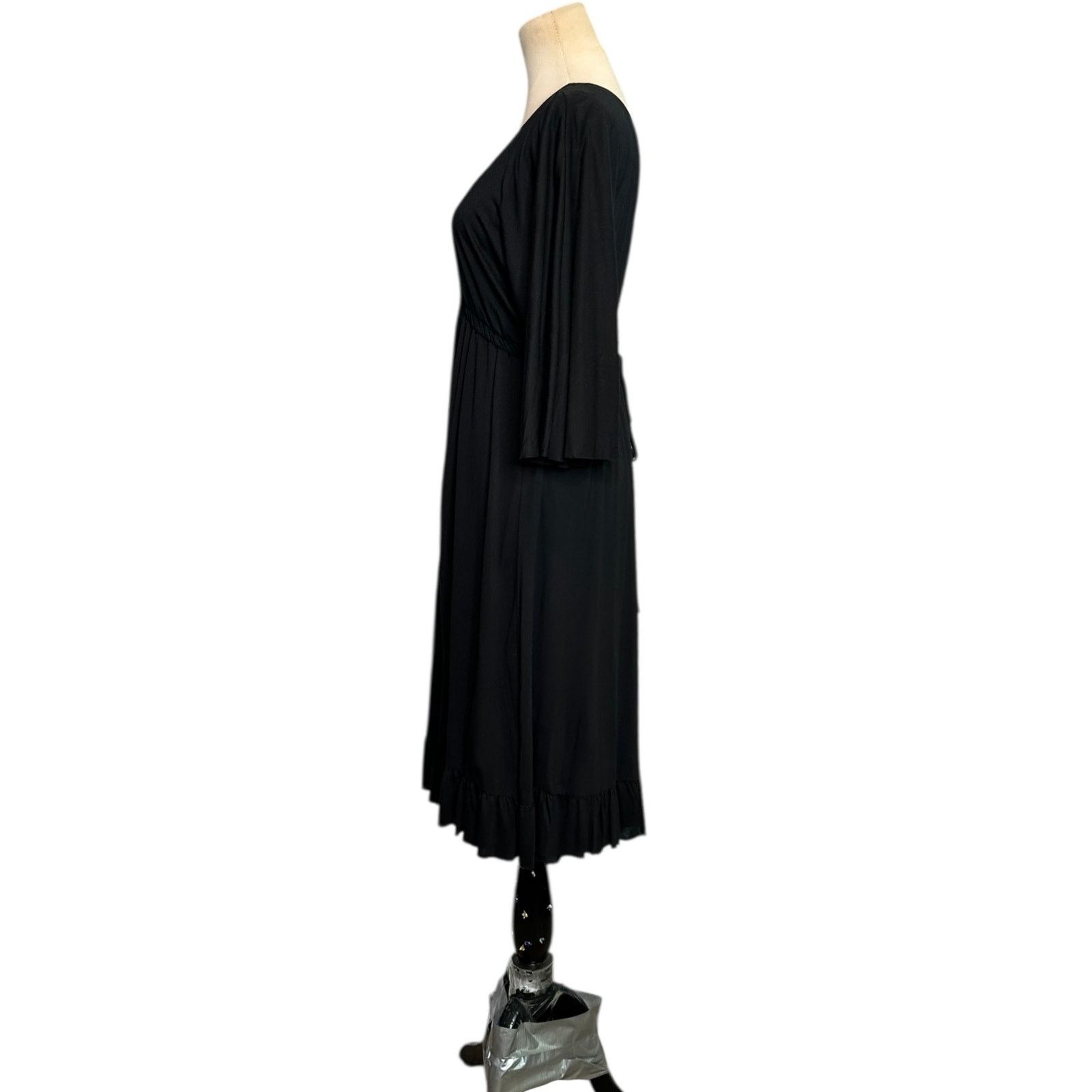 Velvet Velvet by Graham & Spencer Black Dress size Medium Size M / US 6-8 / IT 42-44 - 6 Thumbnail