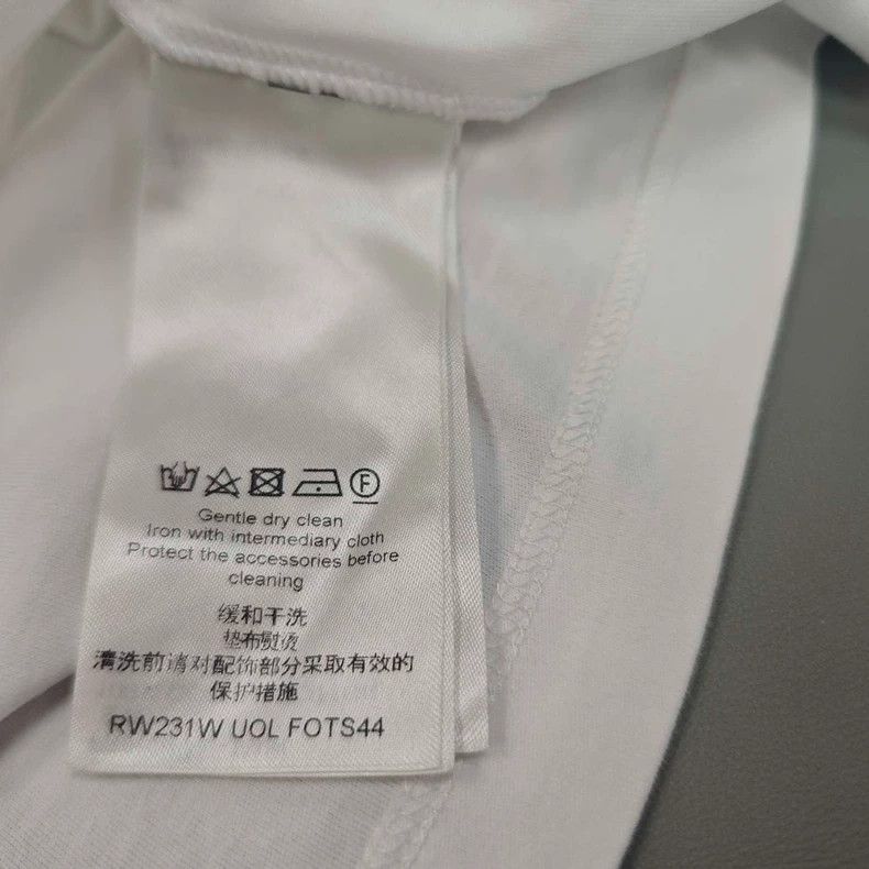 Louis Vuitton Louis Vuitton Short sleeve T-shirt with white solid chain l Size US L / EU 52-54 / 3 - 7 Thumbnail