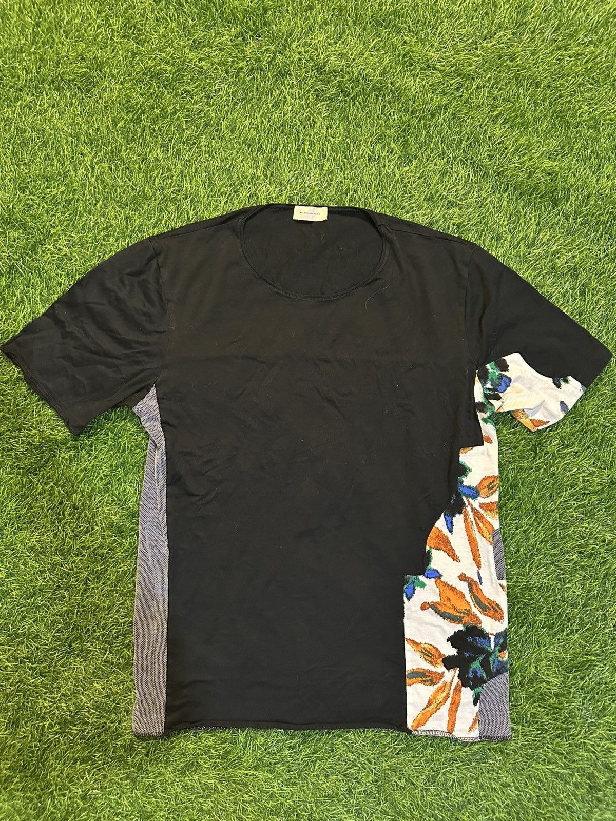 Balenciaga Balenciaga Floral Accent Tee Shirt Size Small Size S / US 4 / IT 40 - 1 Thumbnail