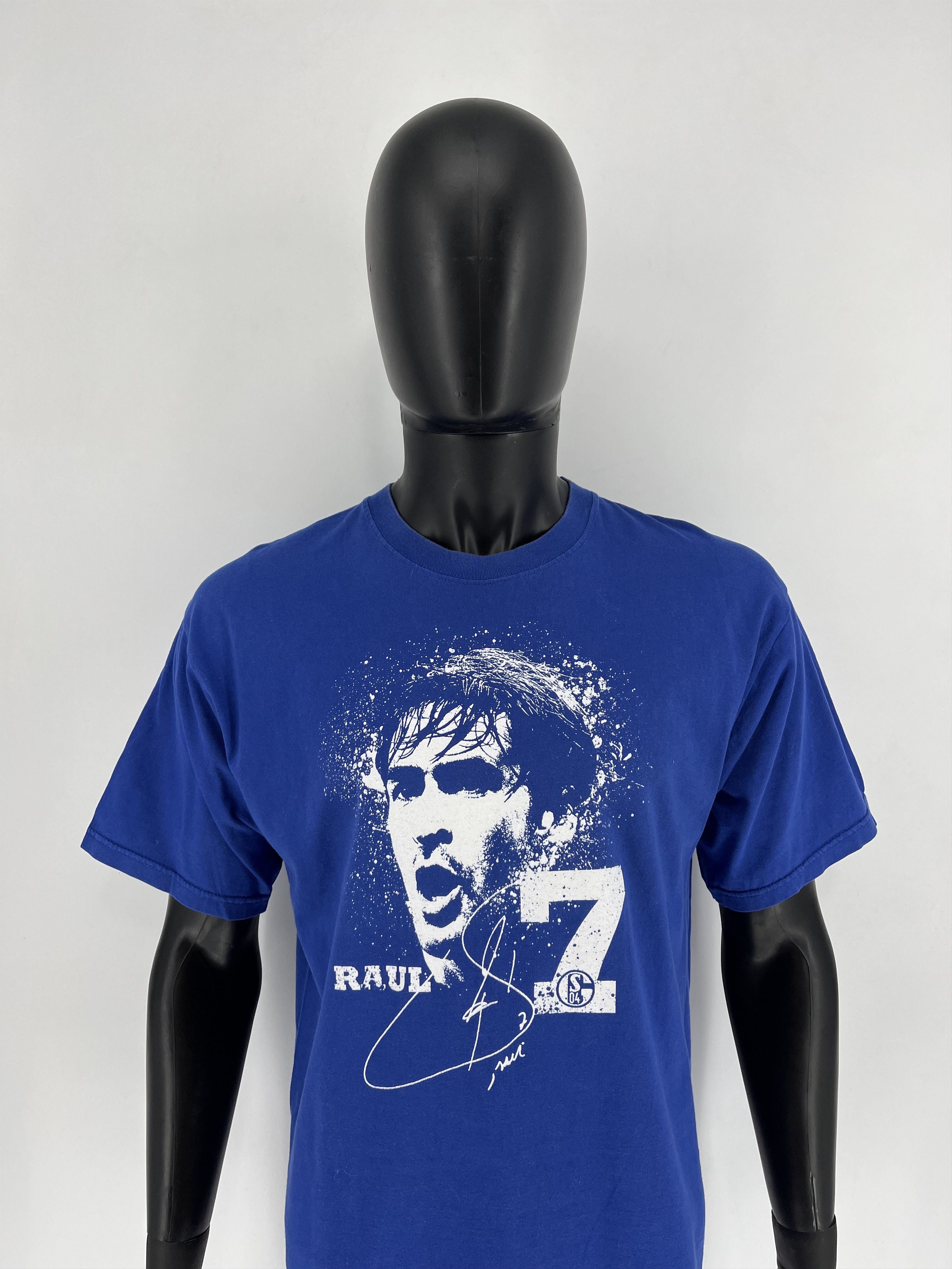 Vintage Vintage 2010 Raul Gonzalez Shalke 04 Players Bootleg Tshirt Size US L / EU 52-54 / 3 - 1 Thumbnail