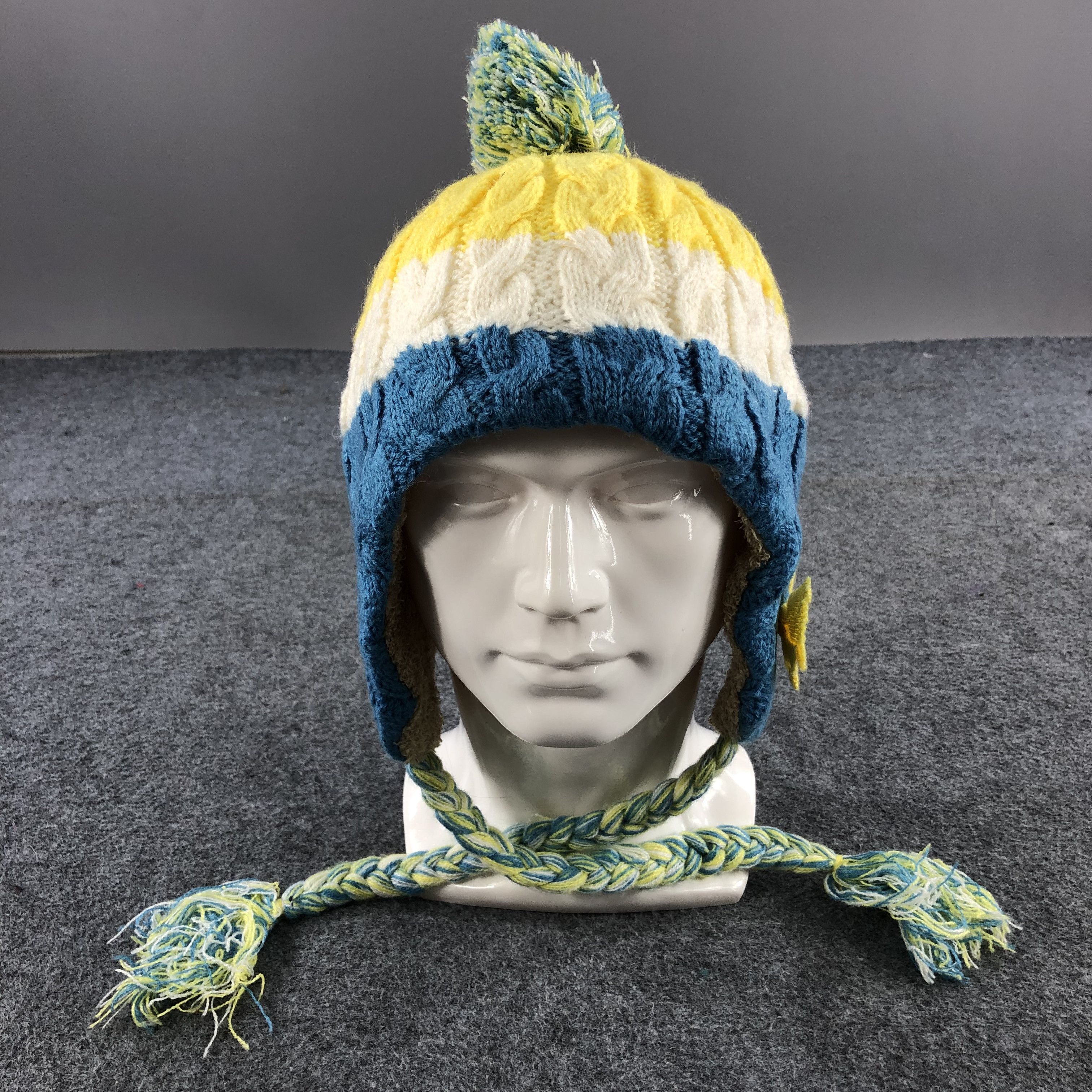 Vintage Unknown Earflap Cable Knit Bobble Beanie Snowcap B233 Size ONE SIZE - 1 Thumbnail