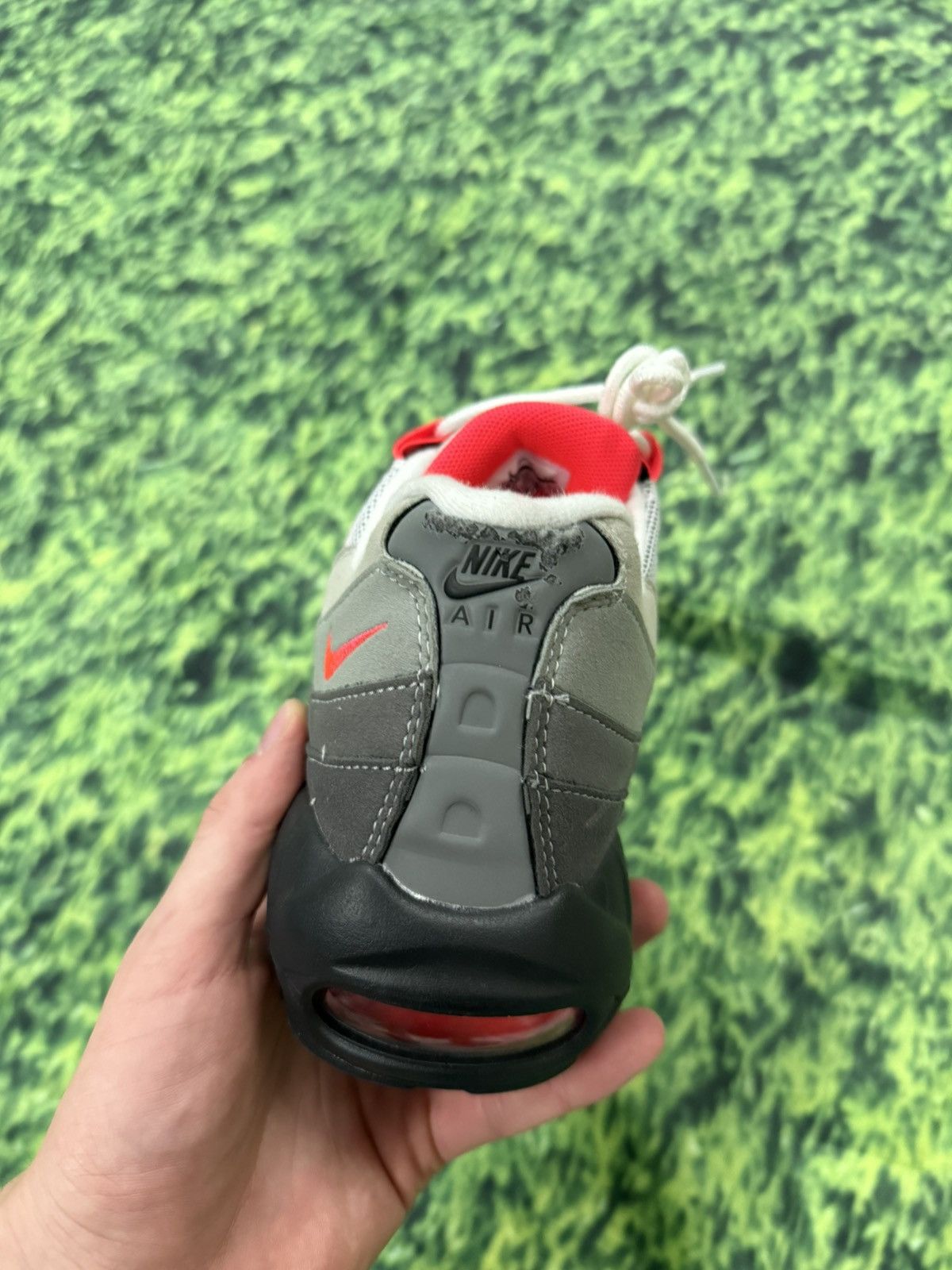 Nike Nike Air Max 95 Solar Red Size US 9 / EU 42 - 12 Thumbnail