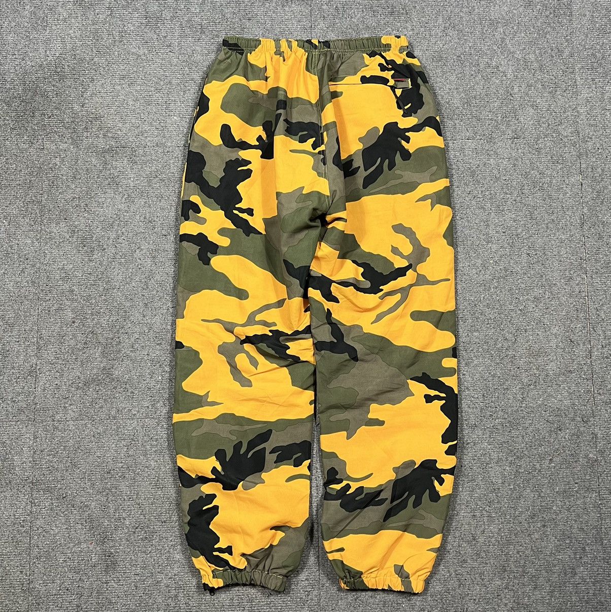 人気の雑貨がズラリ！ SS18 pants up warm Supreme Supreme yellow Grailed | camo パンツ