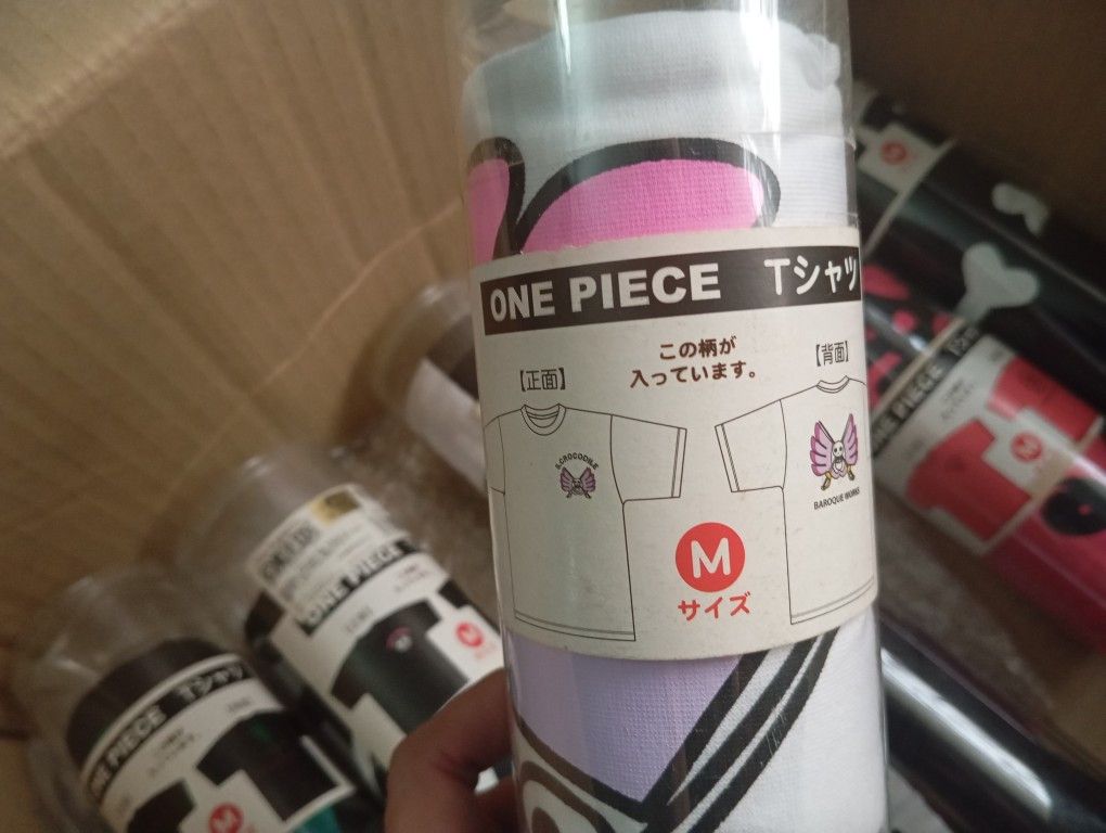 Japanese Brand NOS One Piece Tshirt ☠️⚔️ Anime Size US M / EU 48-50 / 2 - 5 Thumbnail