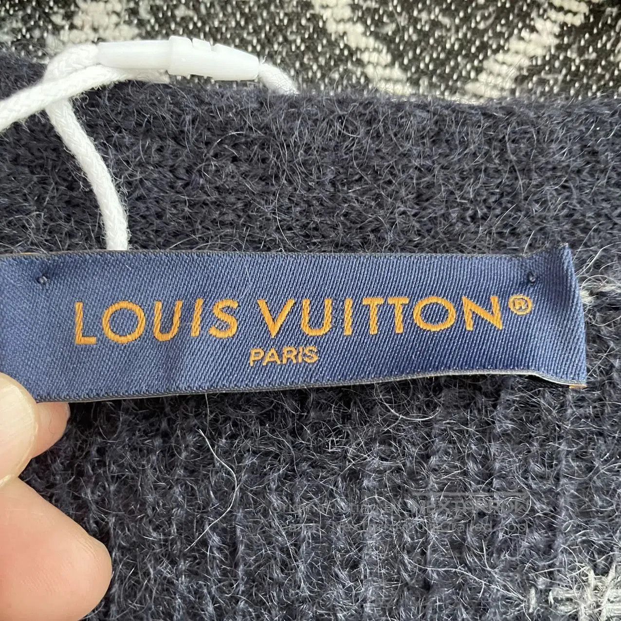Louis Vuitton Multi-Color Patterned Cardigan Size M. Size US M / EU 48-50 / 2 - 4 Thumbnail