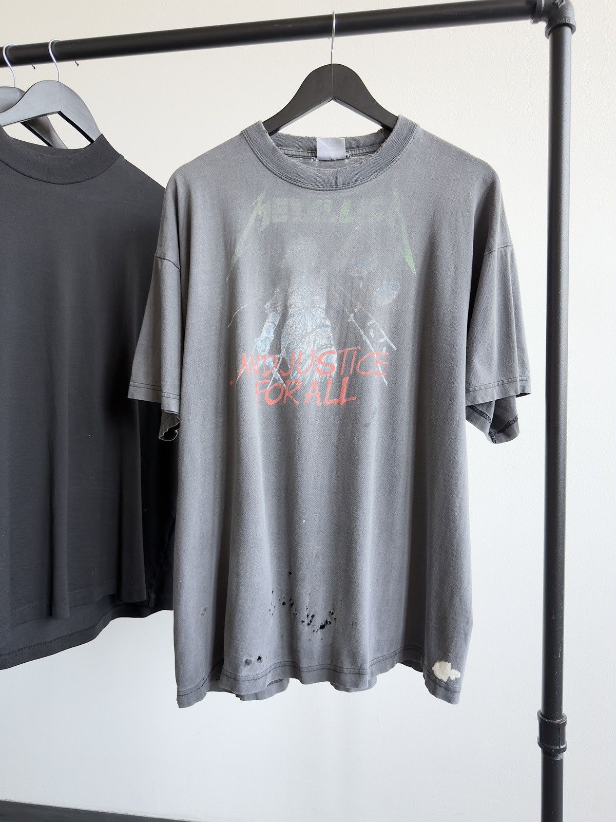 Band Tees Vintage Thrashed Metallica Grunge Erd Faded Band Tee Size US XL / EU 56 / 4 - 1 Thumbnail