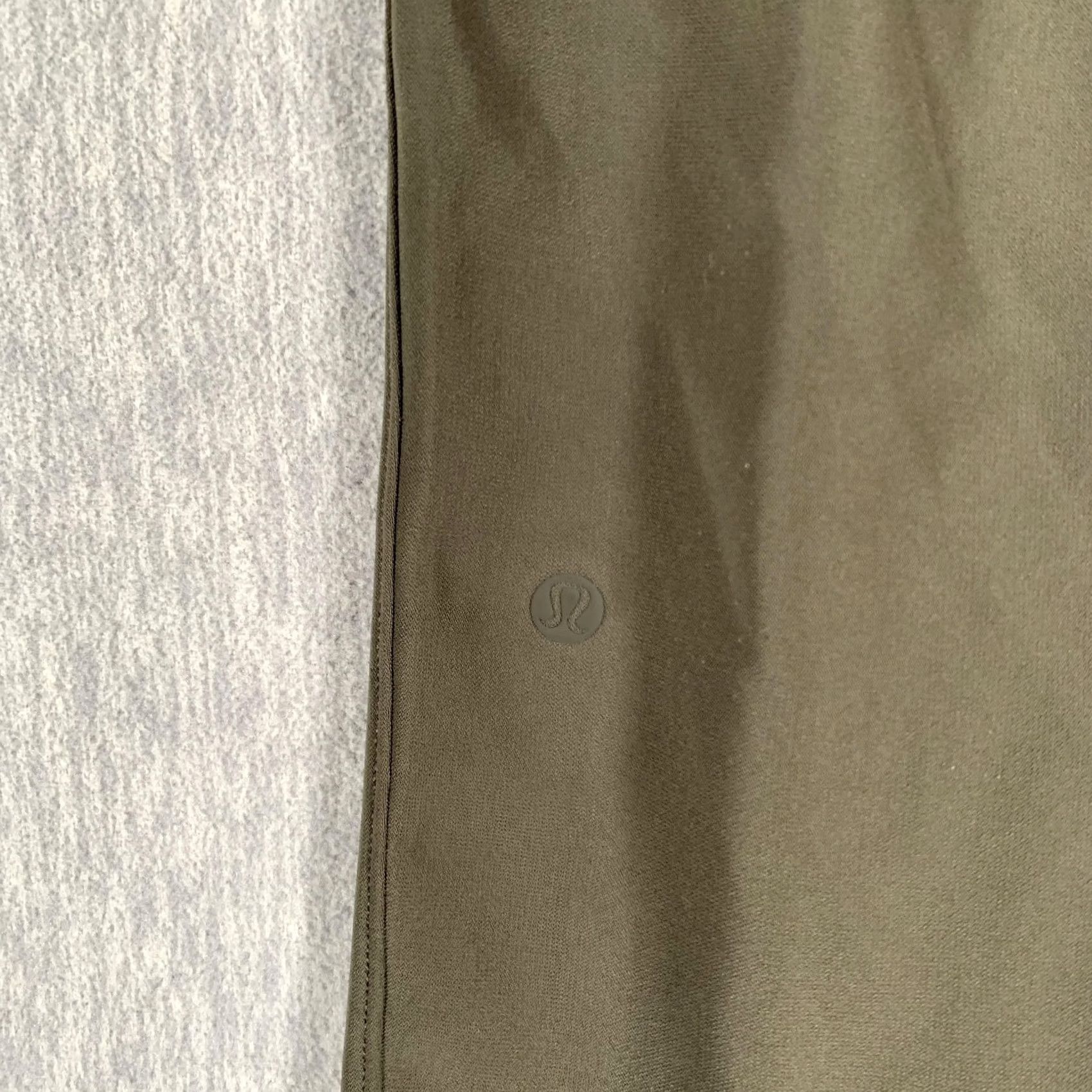 Lululemon Lululemon Pants Womens 6 Green Jogger Pants Yoga Gym Running Walking Lounge Stretch Pockets Elastic Waist Tapered Inseam 26.5" Drawstring Womens Size 28" / US 6 / IT 42 - 6 Thumbnail