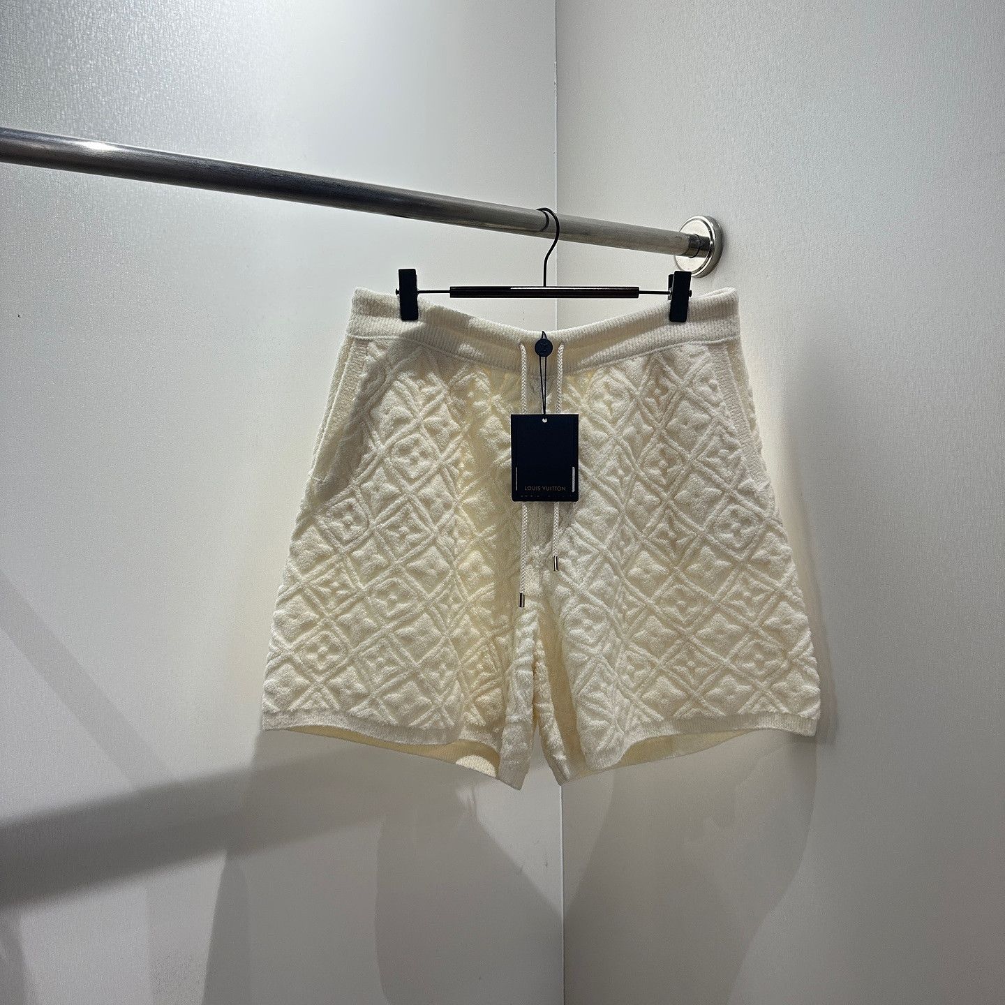 Louis Vuitton Louis Vuitton Diamond Monogram Knit Shorts Size XL Size 34" / US 12 / IT 48 - 1 Thumbnail