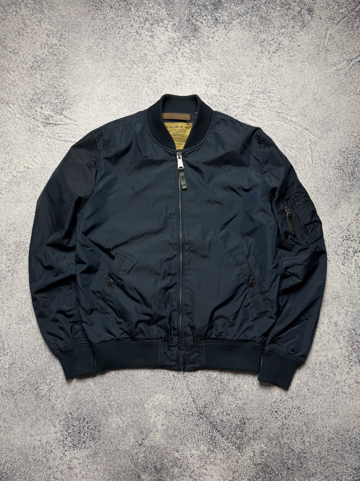 Alpha Industries Alpha Industries MA-2 Flight Bomber Jacket Avant Garde Style Size US L / EU 52-54 / 3 - 1 Thumbnail