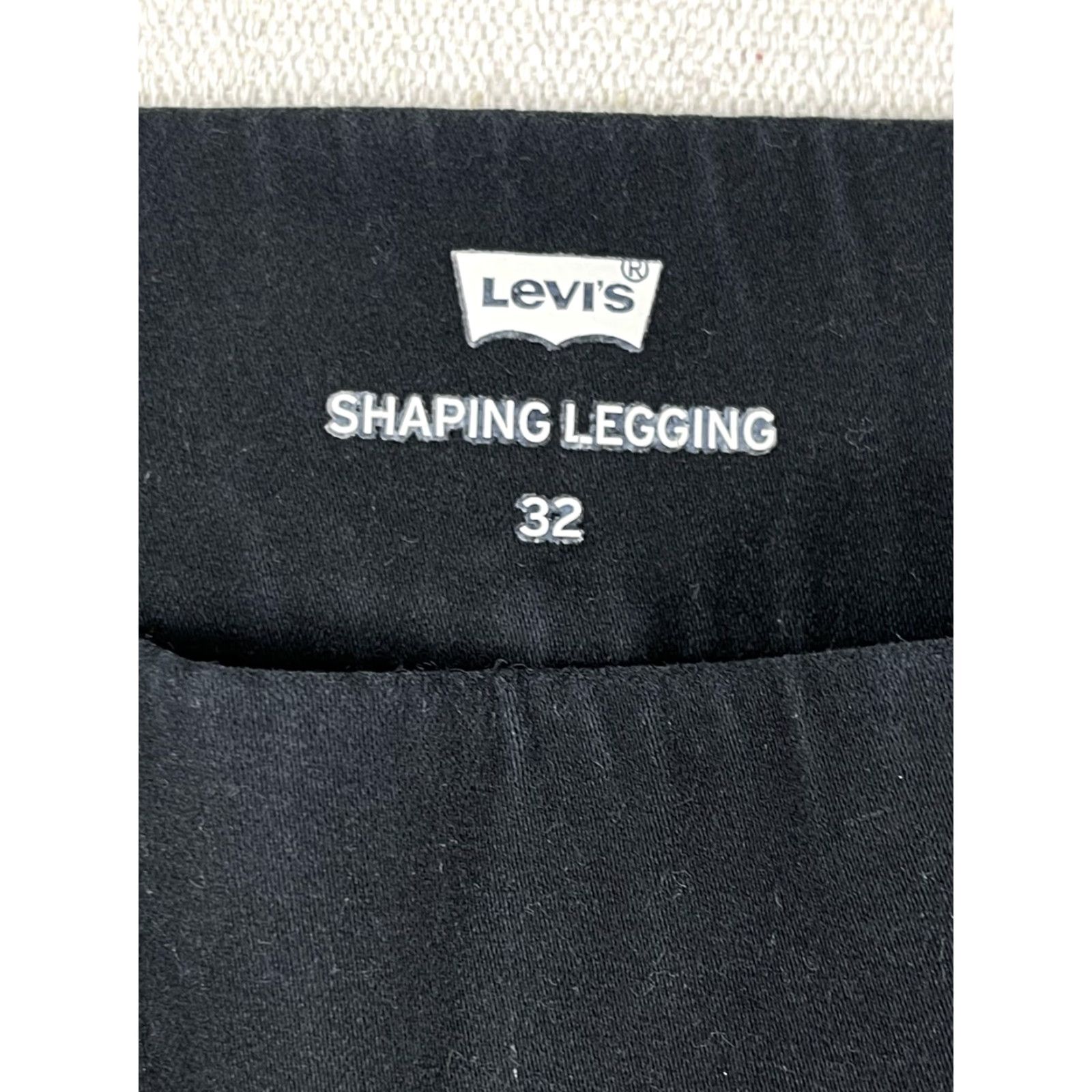 Levi's Levi's Legging Pants Shaping Slim Jeans 32 x 30 Black Legging Stretch Waist Womens Brand Levi's Series Shaping Extra-Slim 5-Pocket Modern Classic Size 24" / US 00 / IT 34 - 3 Thumbnail
