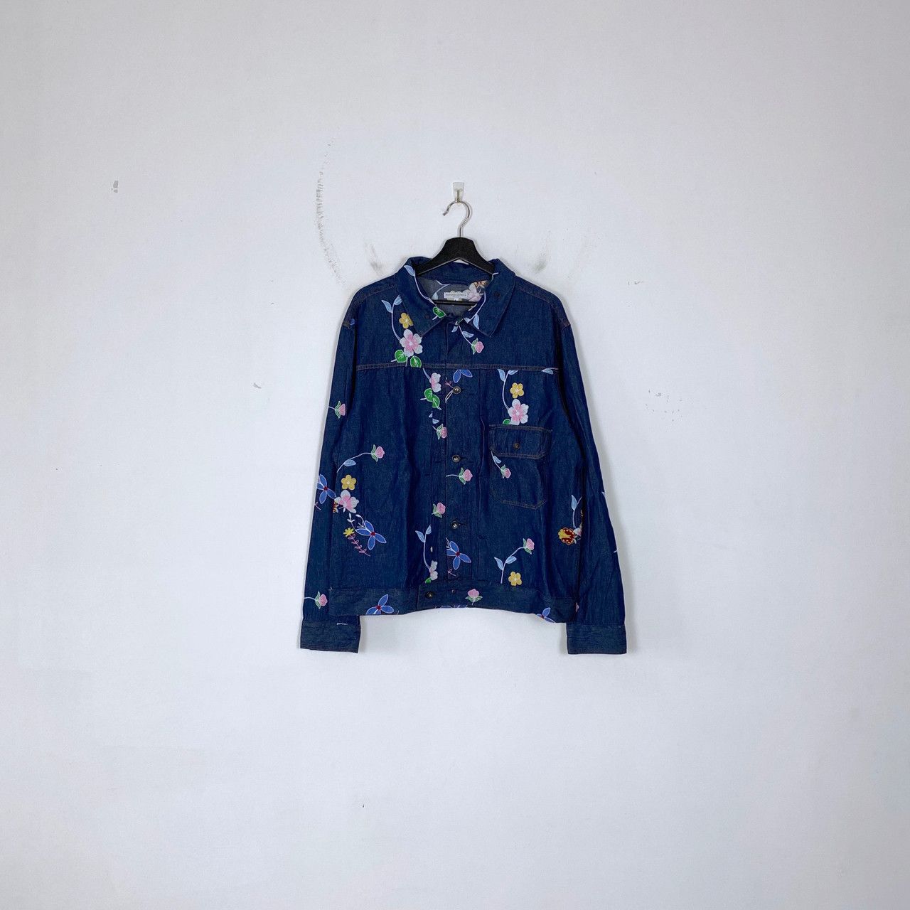 Engineered Garments INDIGO DENIM FLORAL EMBROIDERY TRUCKER JACKET Size US L / EU 52-54 / 3 - 1 Thumbnail