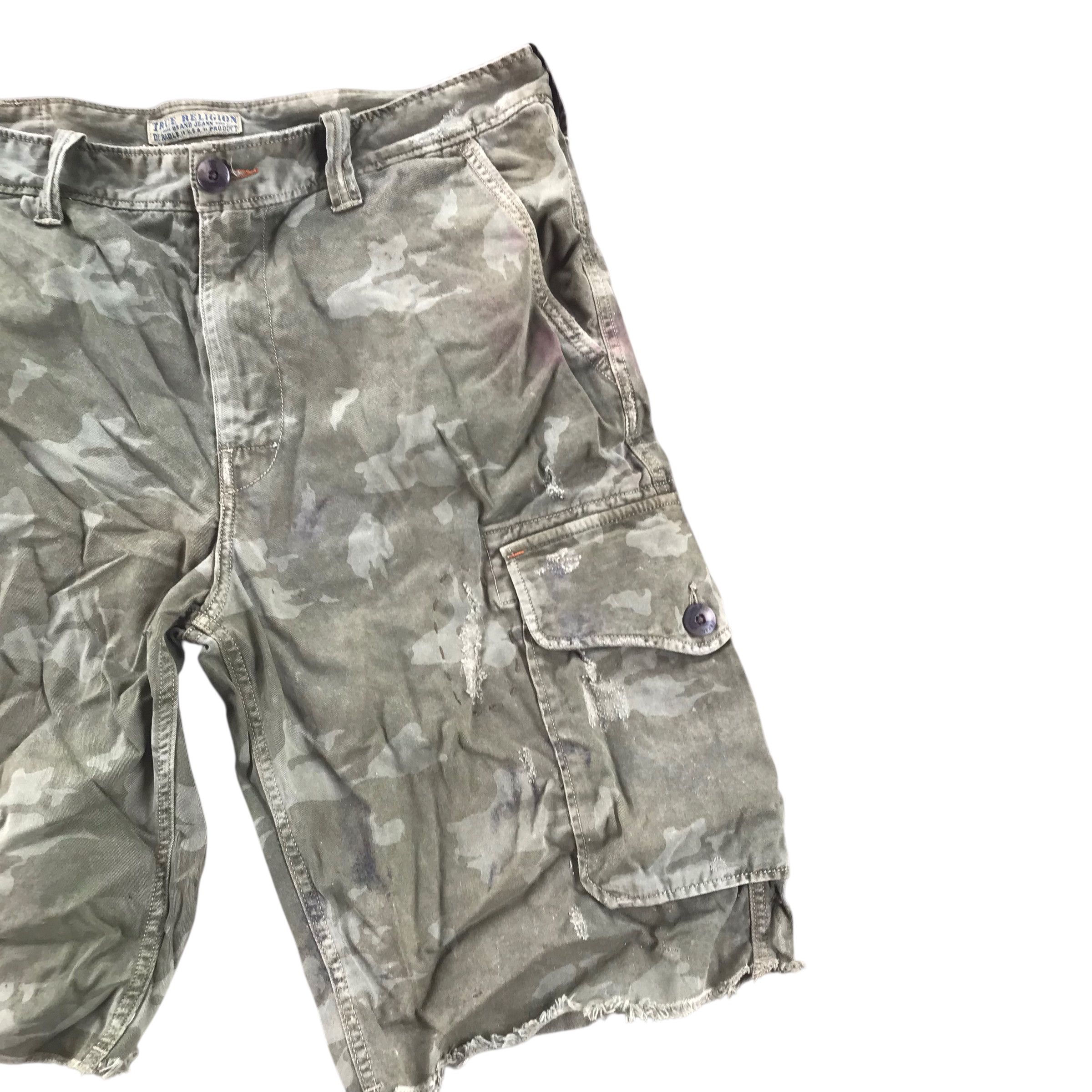 True Religion Rare Vintage True Religion Camo Short Pants -Size 37 Size US 37 - 3 Thumbnail
