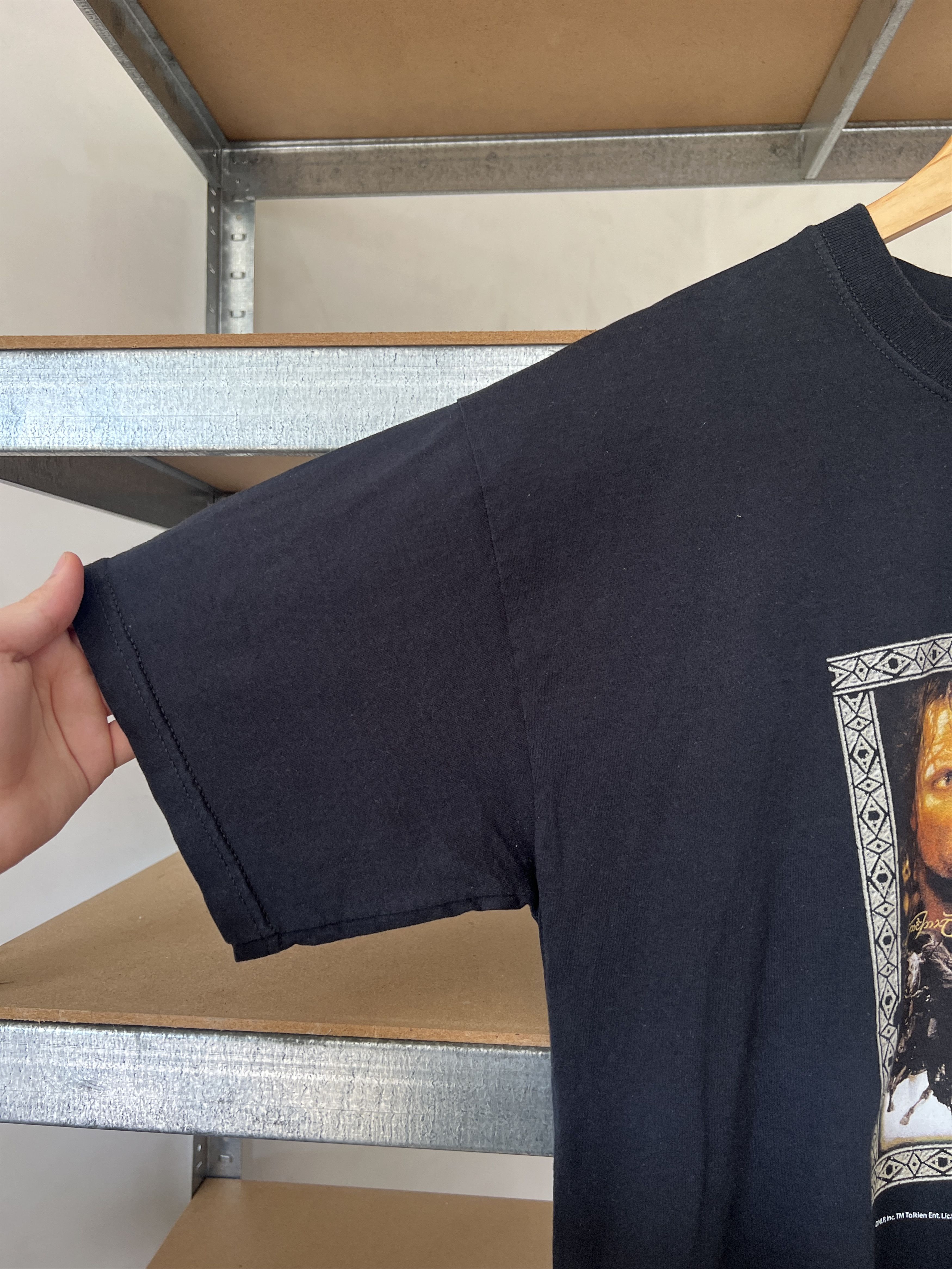Vintage Lord of the Rings Vintage Y2K Two Towers Movie tee Size US L / EU 52-54 / 3 - 4 Thumbnail