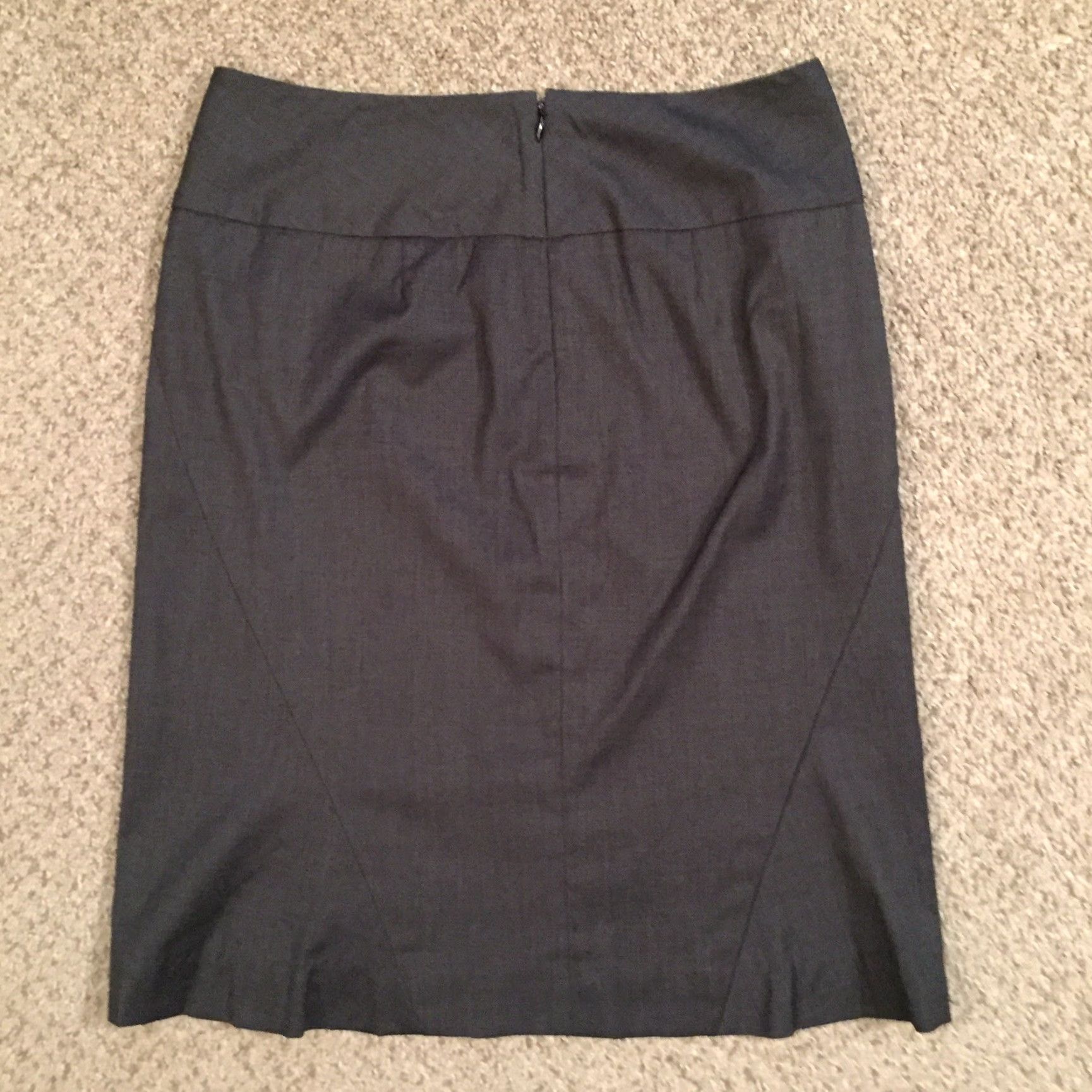 Banana Republic Banana Republic Skirt Women Knee Length Gray Lined Pencil Size 4 Regular Polyester Rayon Spandex Size 27" / US 4 / IT 40 - 7 Thumbnail