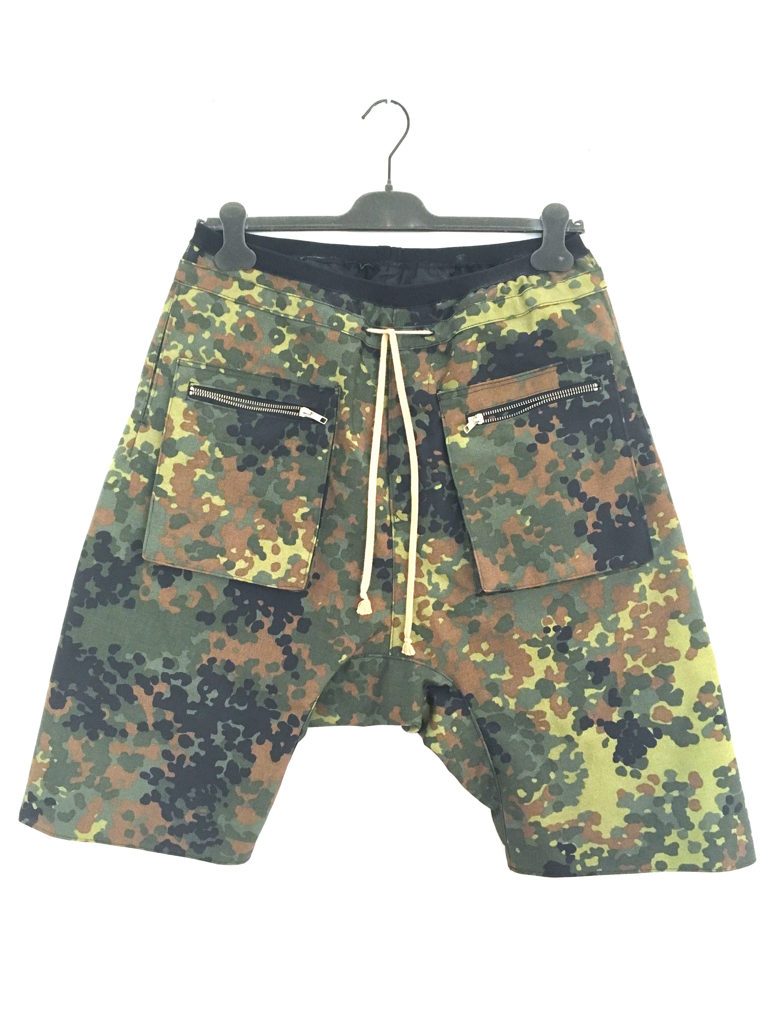 image of Bagjack Sample / Pre-Production Flecktarn Waterproof Shorts Size L in Military Green Camouflage