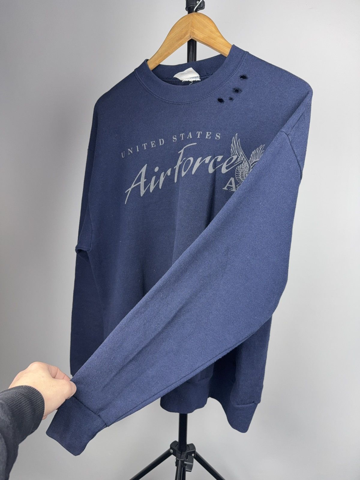 Vintage 90s U.S. Air Force Distressed Crewneck Made in USA L sz Size US L / EU 52-54 / 3 - 8 Thumbnail