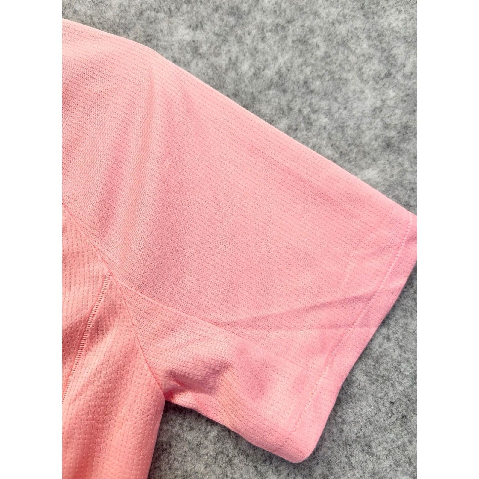 Adidas Adidas T Shirt Primeblue Pink Women’s XS New with Defects Small Pull/Snag Front & Arm Areas Ventless? Size M / US 6-8 / IT 42-44 - 4 Thumbnail