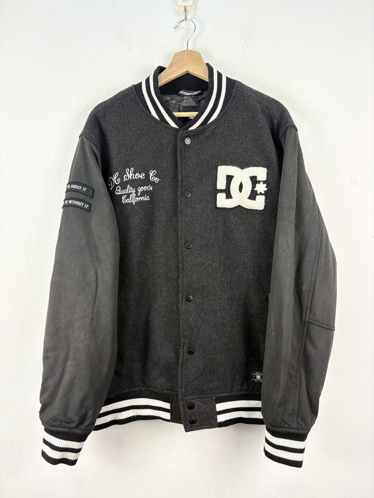 DC Vintage Dc Shoes Varsity Jacket Wool Size US L / EU 52-54 / 3 - 2 Thumbnail
