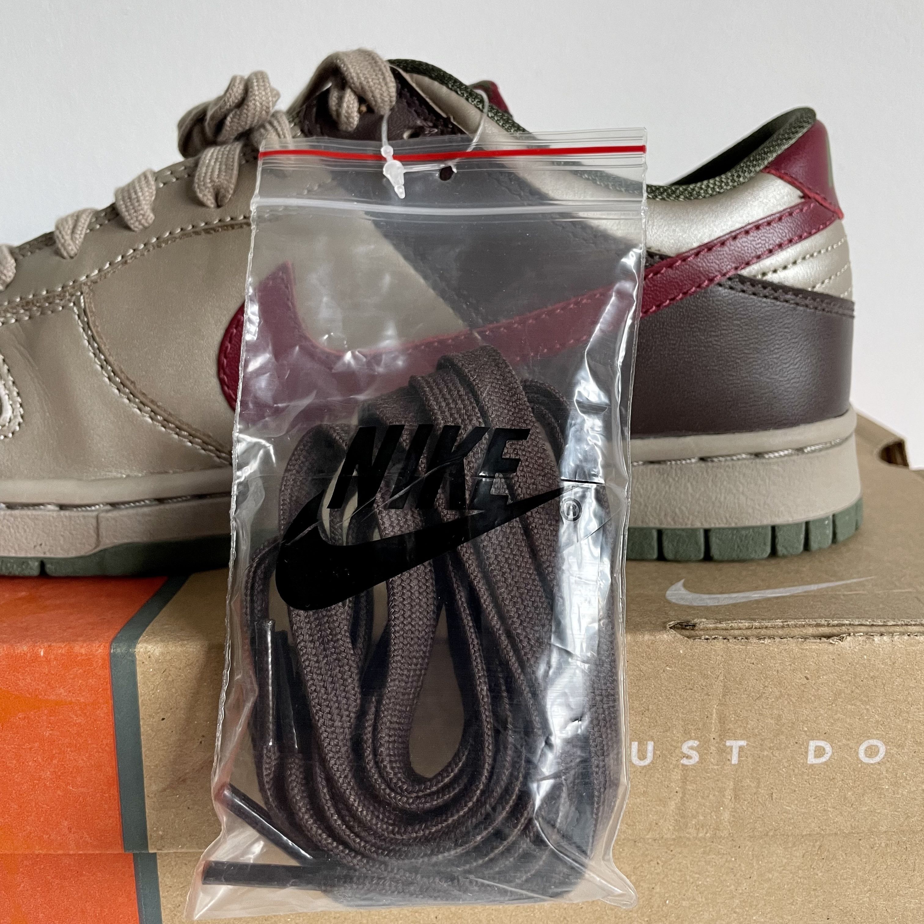 Nike 2006 Nike Dunk Low Wmns Met Zink/Team Red-Army Size US 8 / IT 38 - 8 Thumbnail