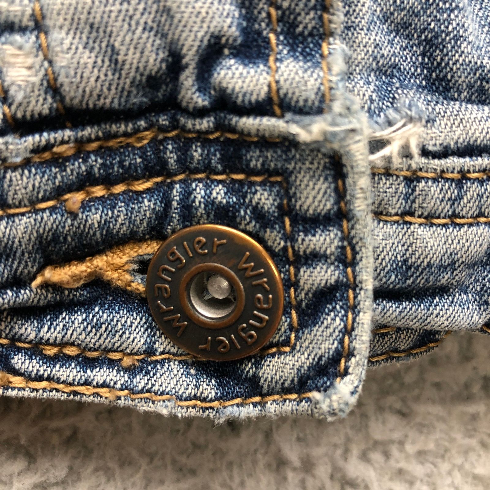 Wrangler Vintage Wrangler Denim Jean Trucker Jacket Women Small Blue Size S / US 4 / IT 40 - 8 Thumbnail