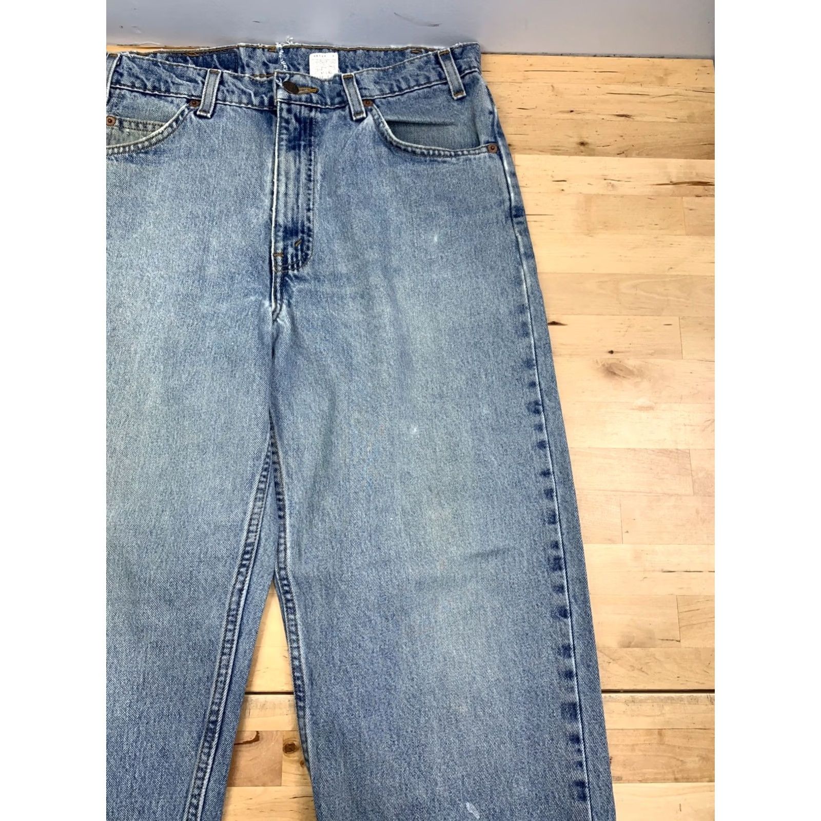 Levi's VINTAGE Levi's 550 Jeans Men 34x30 Blue Light Wash Denim 90s Distress 13189 Size US 34 / EU 50 - 5 Thumbnail