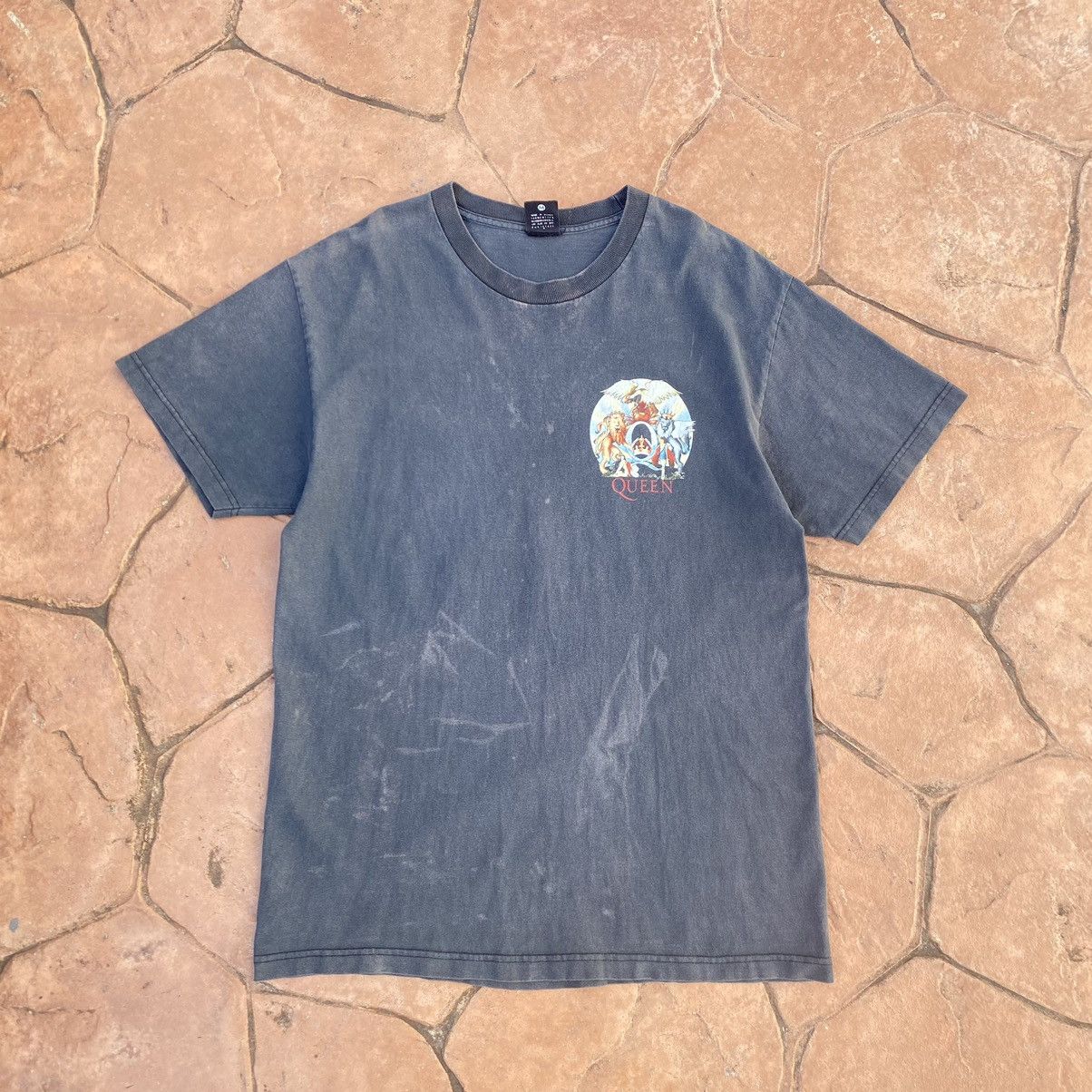 Band Tees Thrashed Faded Vintage Y2K Queen UK Band ERD GRUNGE TEE Size US L / EU 52-54 / 3 - 2 Thumbnail