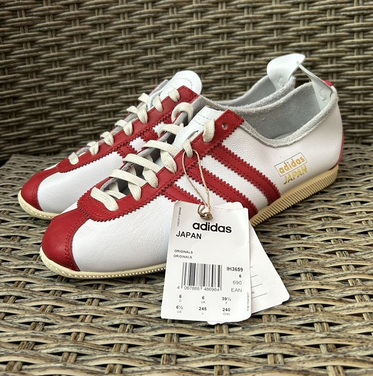 Adidas adidas Originals Japan White Power Red Low-Top Trainers Size US 6.5 / EU 39-40 - 1 Thumbnail