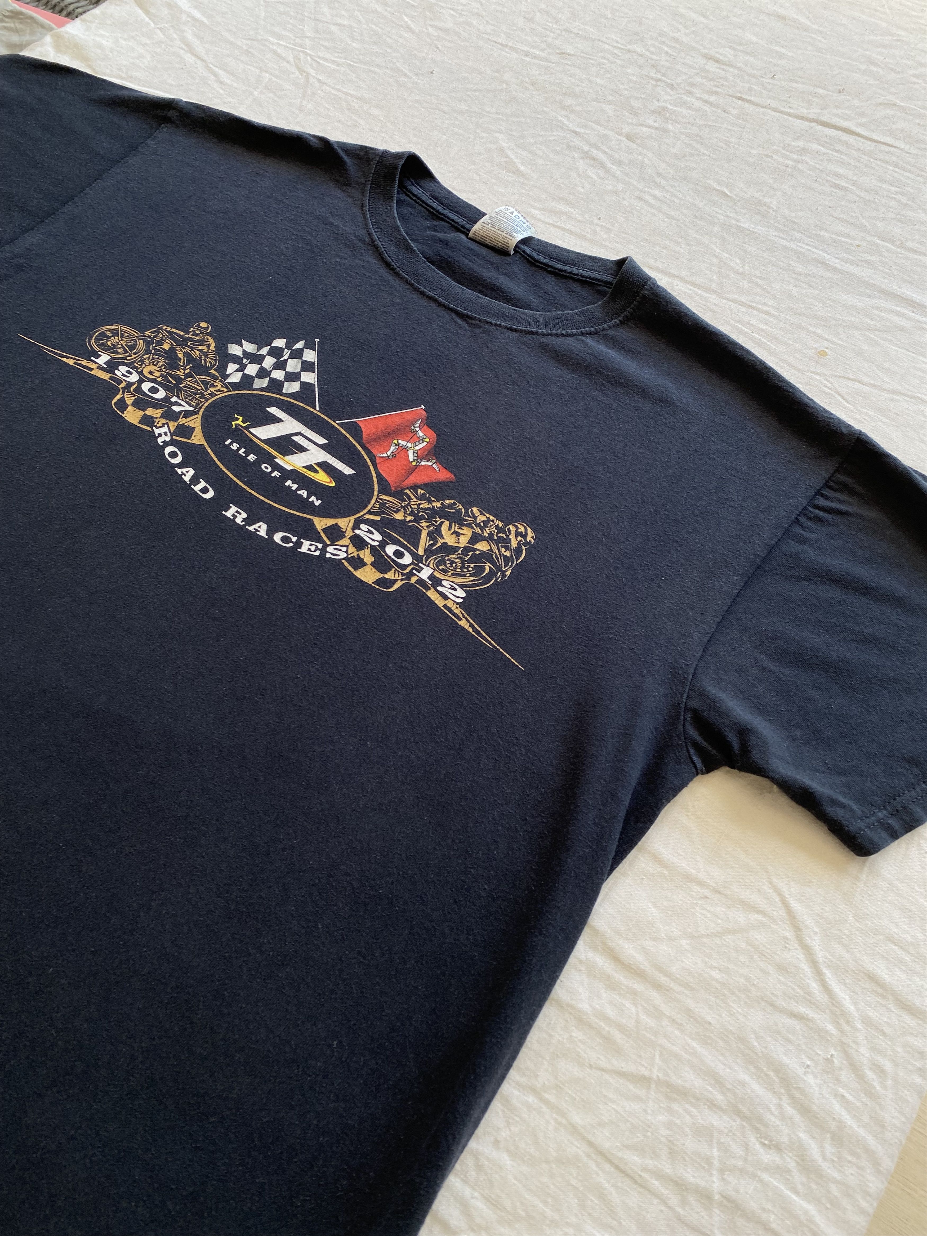 Vintage TT Isle Of Man Vintage 2012 Road Races Moto Racing T-shirt Size US L / EU 52-54 / 3 - 16 Thumbnail