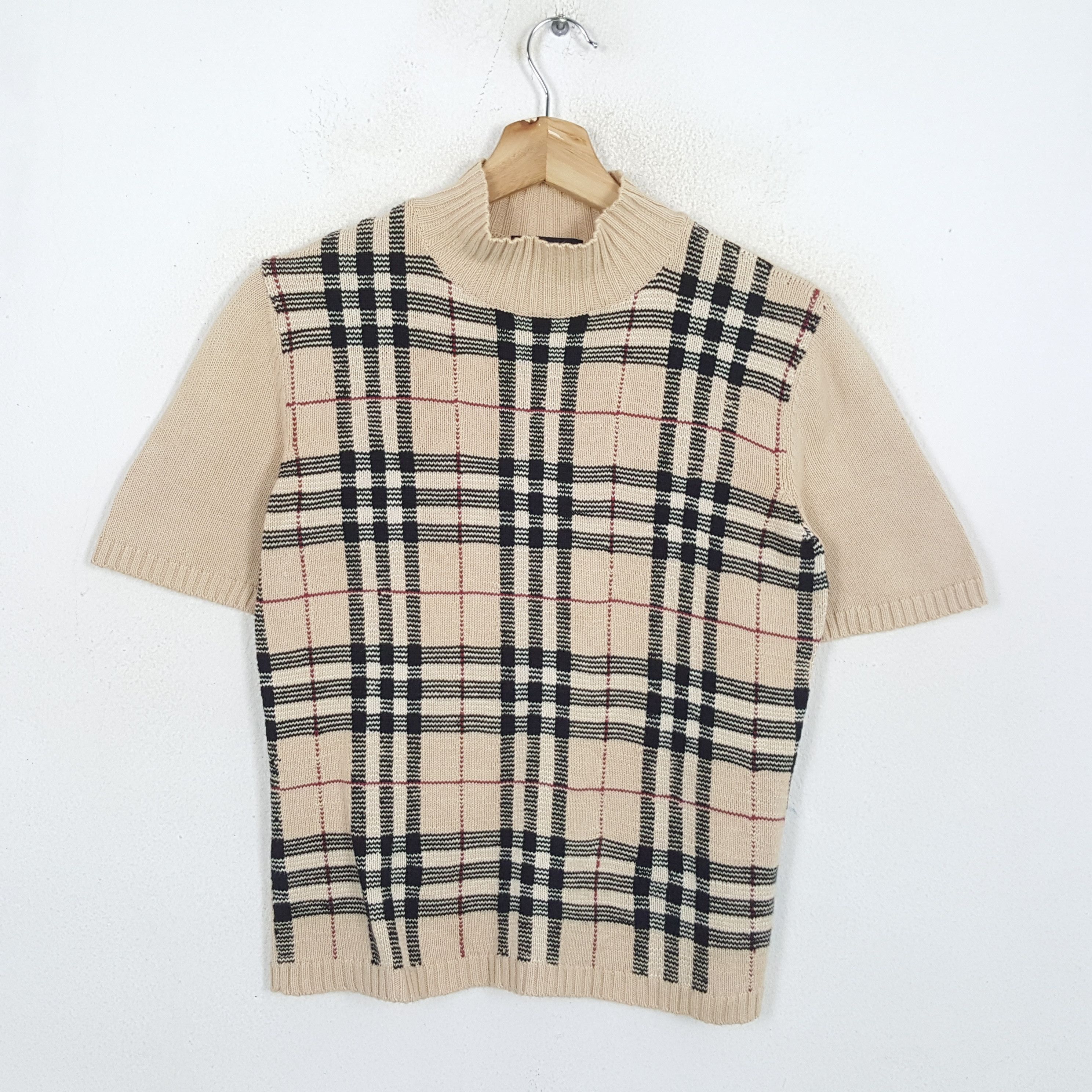 Vintage BURBERRY LONDON Nova Check Design T-Shirts