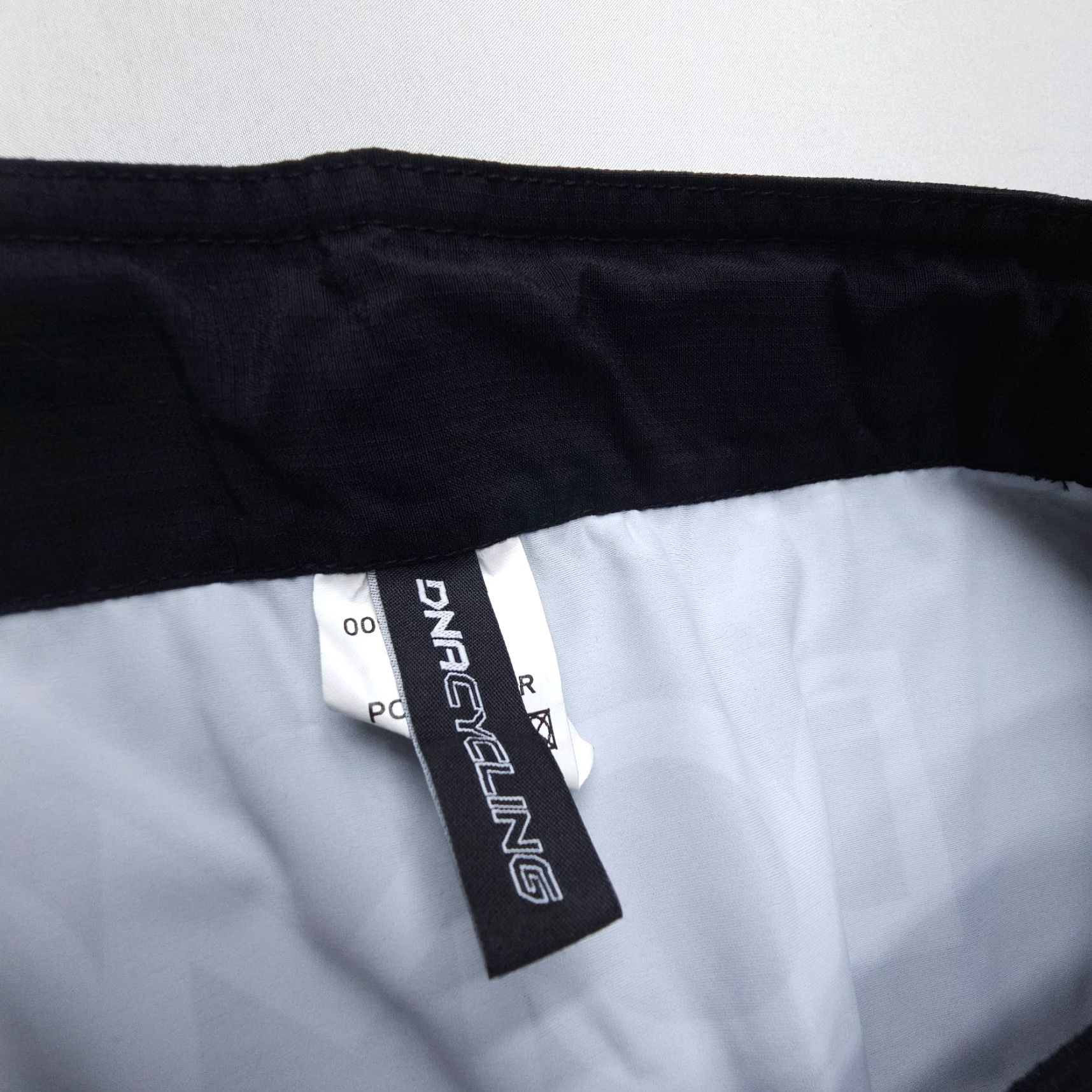 Vintage DNA Cycling Shorts Mens Large Black MTB Biking Adjustable Lightweight Pockets Polyester Italy Logo Domo 2000s Fashion? Size US 33 - 6 Thumbnail