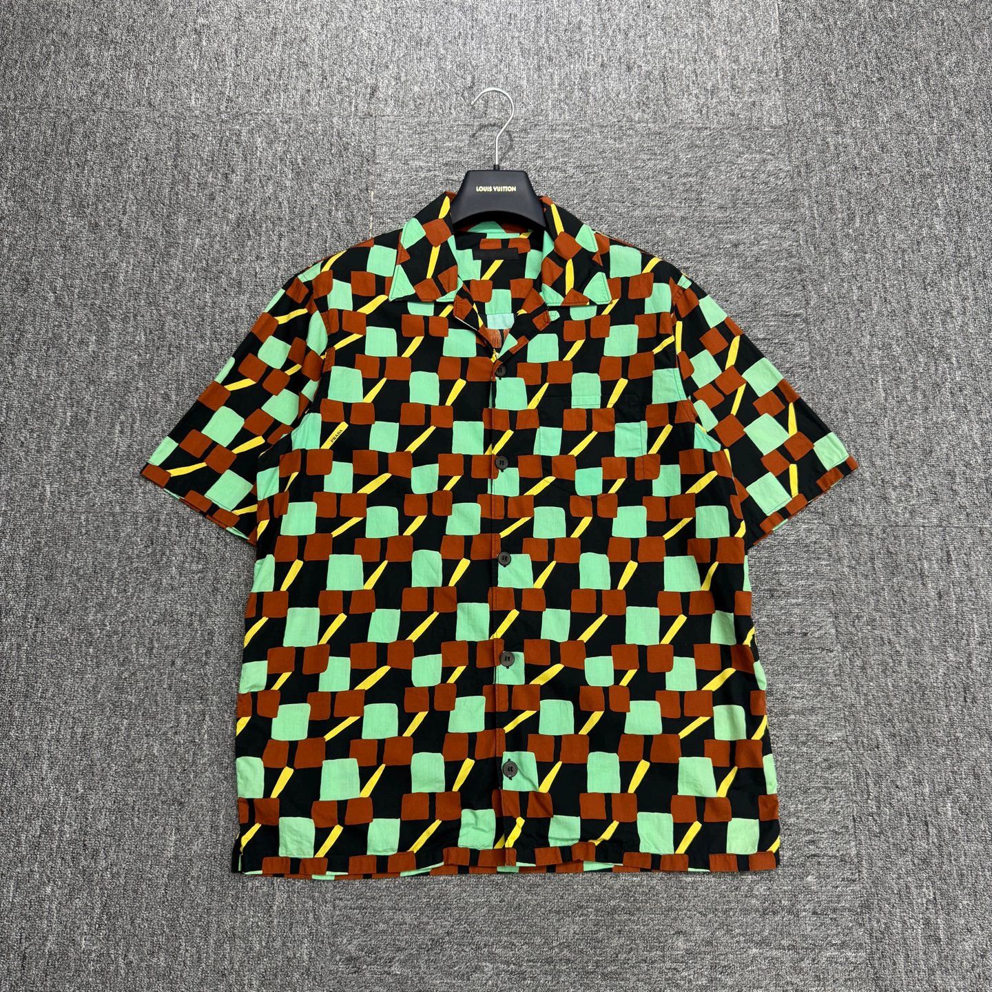 Prada Prada All Over Print Short Sleeve Shirt Size L 98 New Size US L / EU 52-54 / 3 - 1 Thumbnail