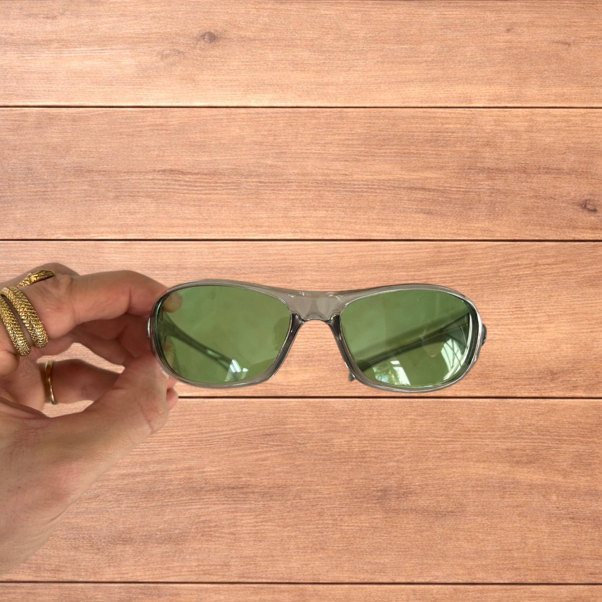 Japanese Brand Cool reflective wrap sunglasses in silver with green lens. Size ONE SIZE - 3 Thumbnail