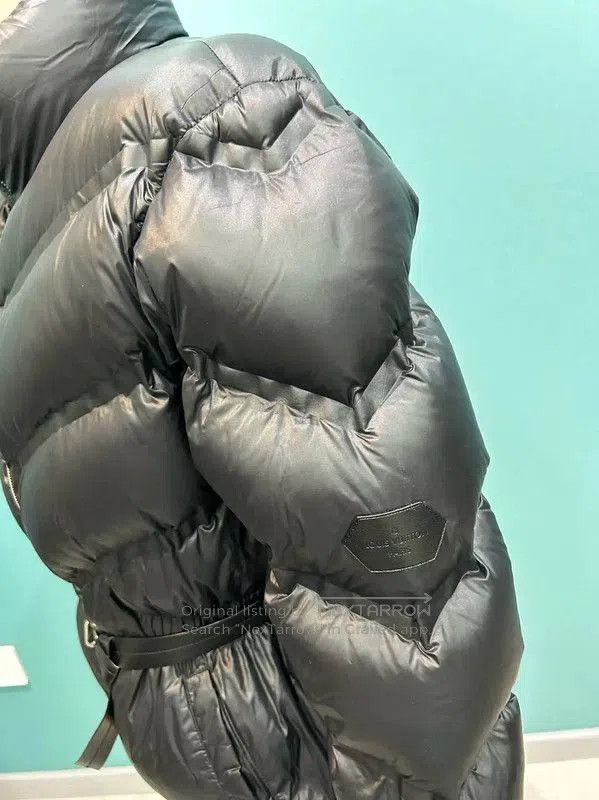 Louis Vuitton Louis Vuitton Black Women's Short Down Jacket . Size M / US 6-8 / IT 42-44 - 2 Thumbnail
