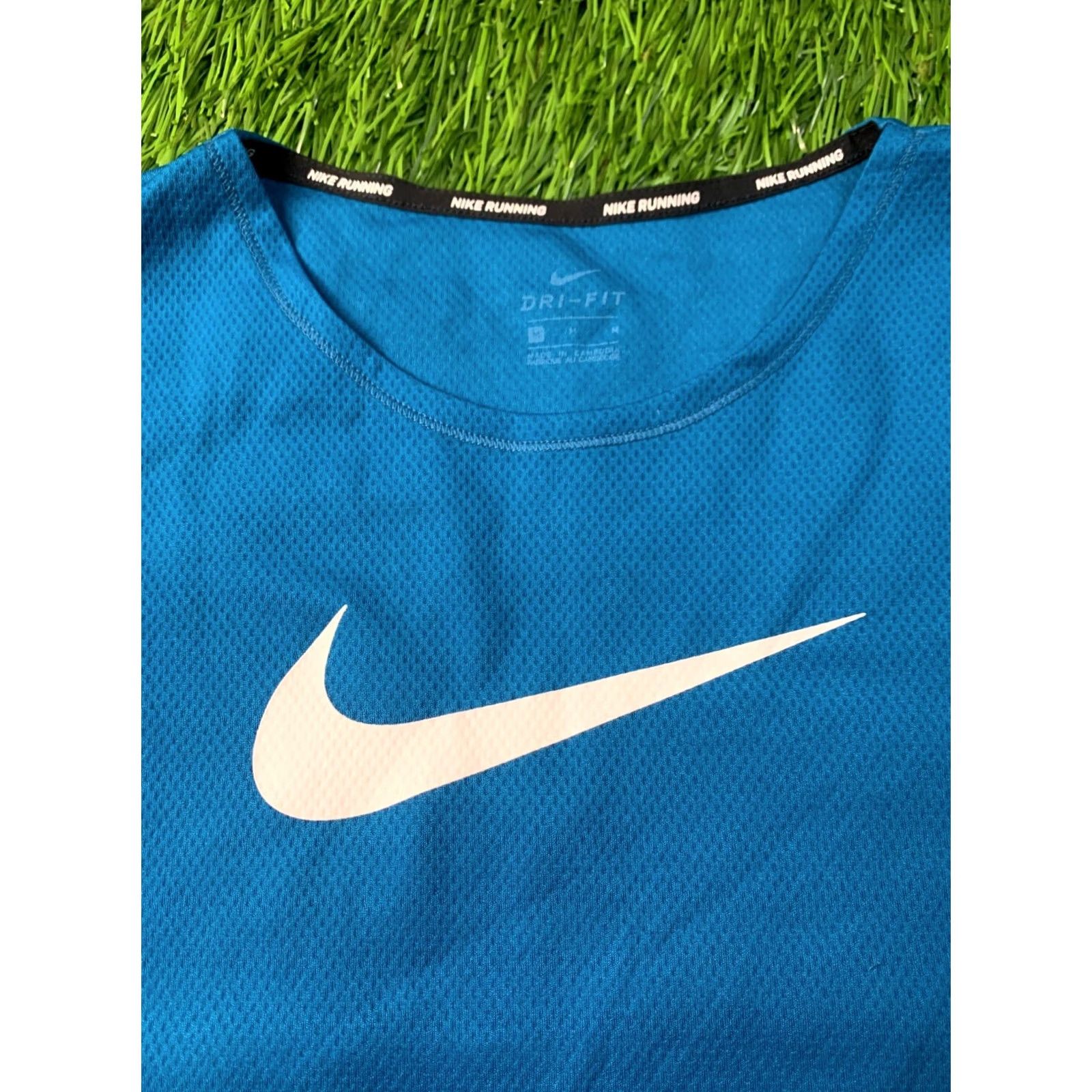 Nike NIKE DRI-FIT RUNNING SHIRT Women M Blue Nike Dri-FIT Run Training 2021 Shirt Jersey Short Sleeve Mens Womens Size M / US 6-8 / IT 42-44 - 3 Thumbnail