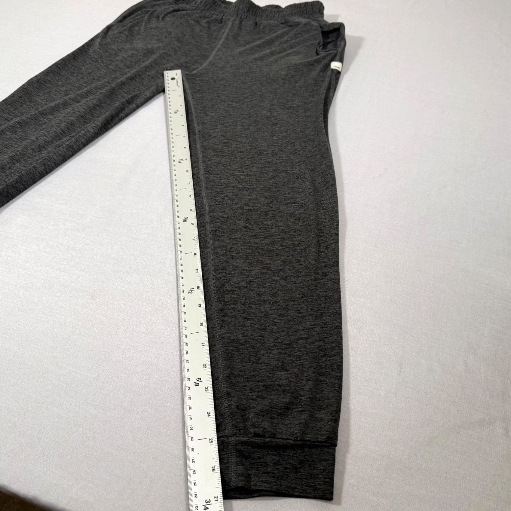 Vuori Vuori Pants Womens Small Gray Jogger Knit Elastic Waist Pockets Slim Inseam 27in Tapered Athletic Jogger Size 28" / US 6 / IT 42 - 5 Thumbnail