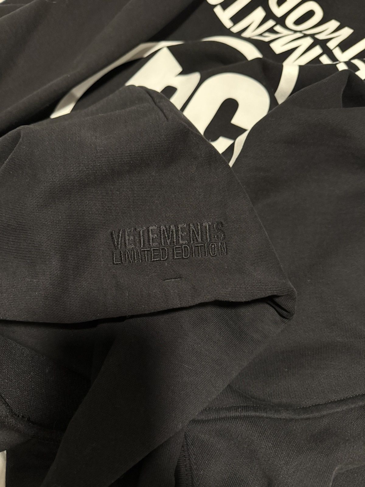 Vetements Vetements 5g network hoodie Size US S / EU 44-46 / 1 - 3 Thumbnail
