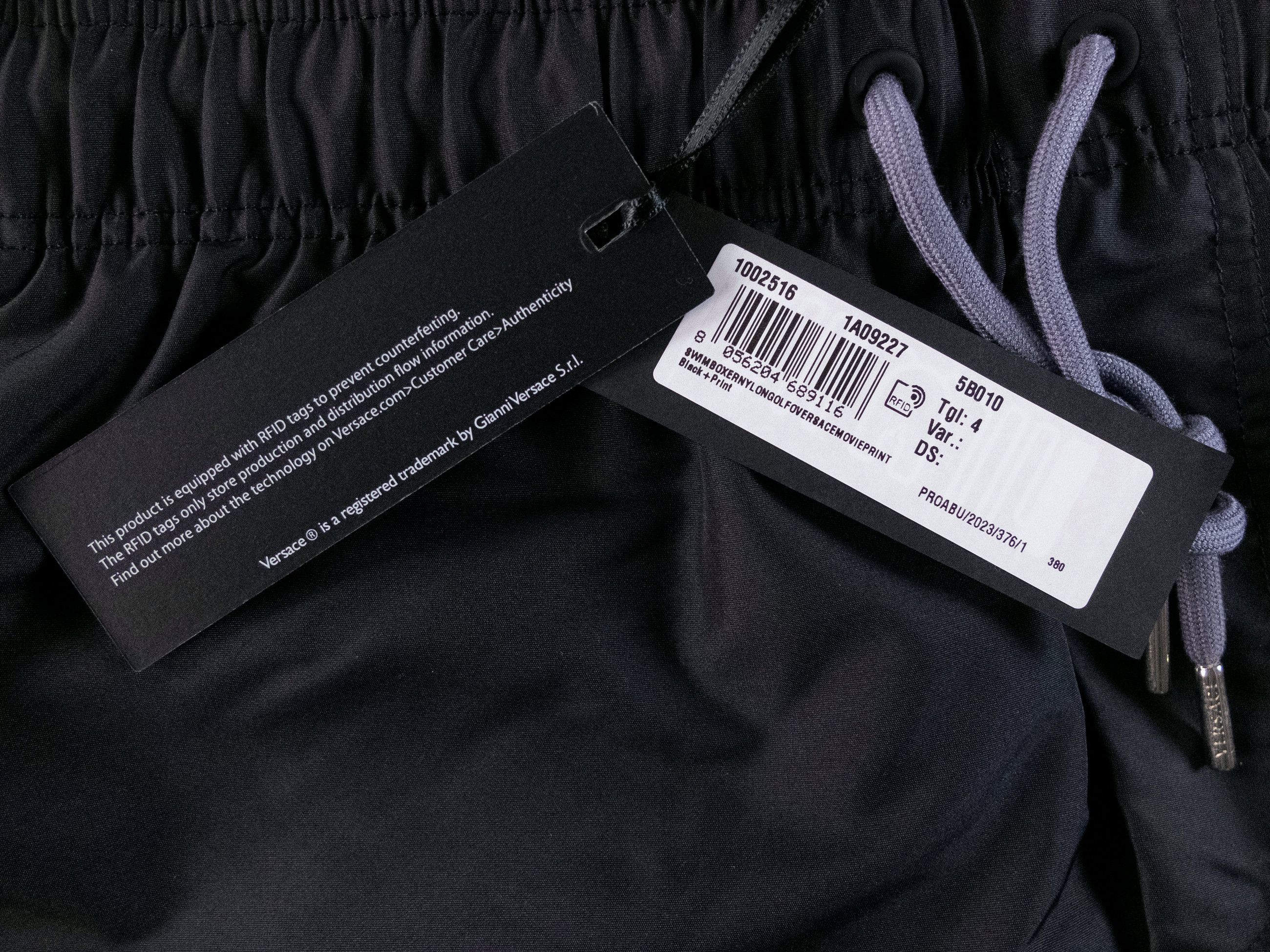 Versace VERSACE black logo film title swim shorts 4 Medium trunks Size US 32 / EU 48 - 8 Thumbnail
