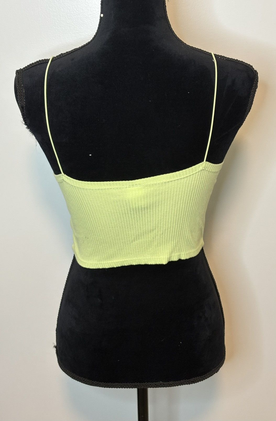 H&M (H&M) Green Tank Top: Size Medium Size M / US 6-8 / IT 42-44 - 2 Thumbnail