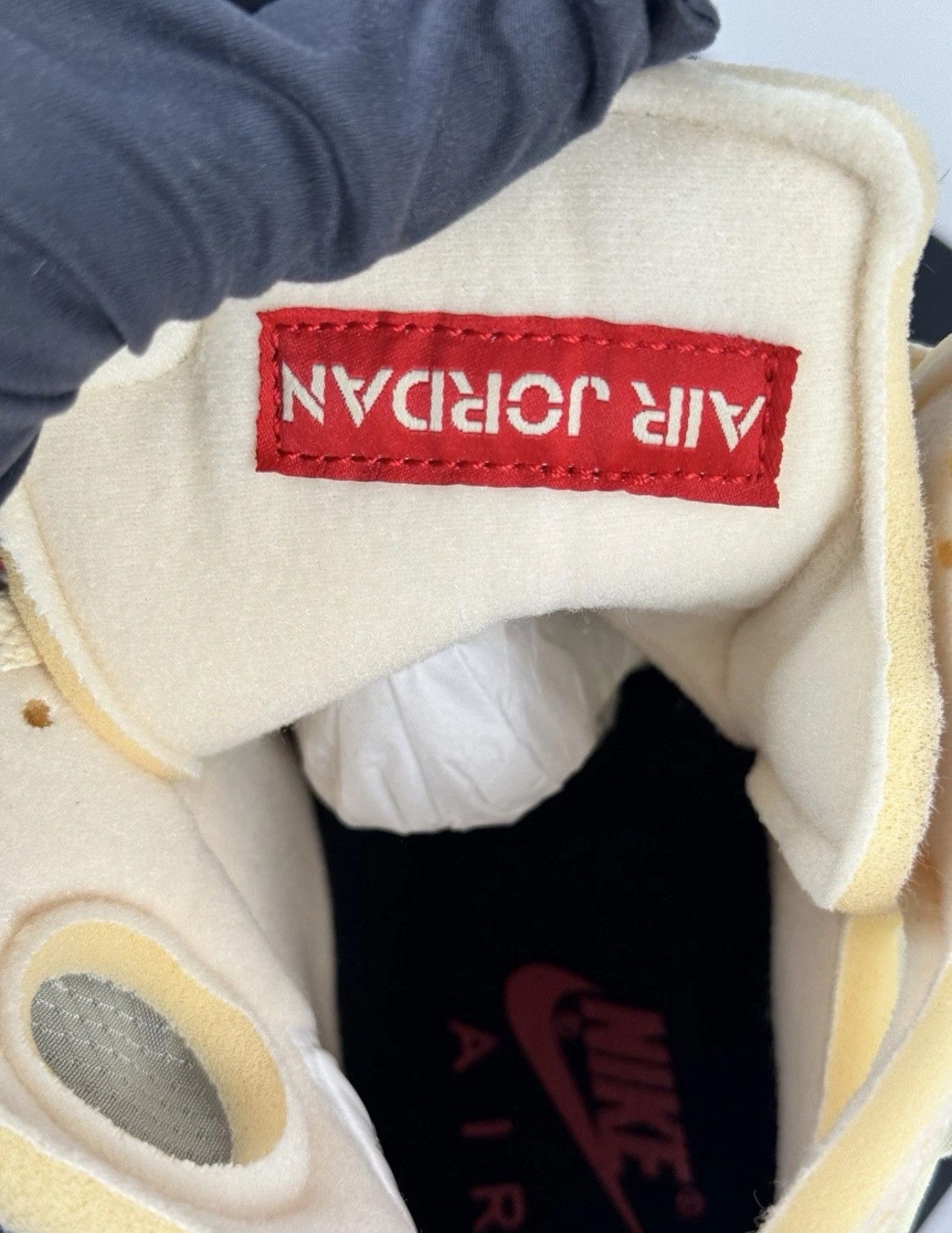 Nike × Off-White Jordan 5 SP x Off-White, Mid Sail, UK 7.5. US 8.5 Size US 8.5 / EU 41-42 - 16 Thumbnail