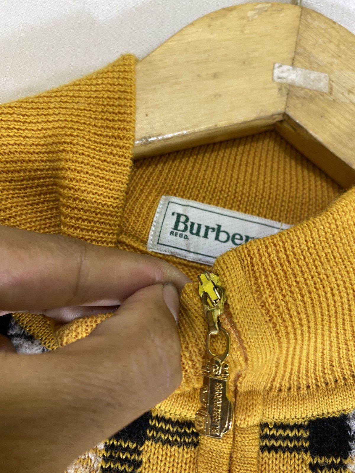 Burberry Prorsum vintage yellow gold nova check quarter zip knit Size US M / EU 48-50 / 2 - 3 Thumbnail